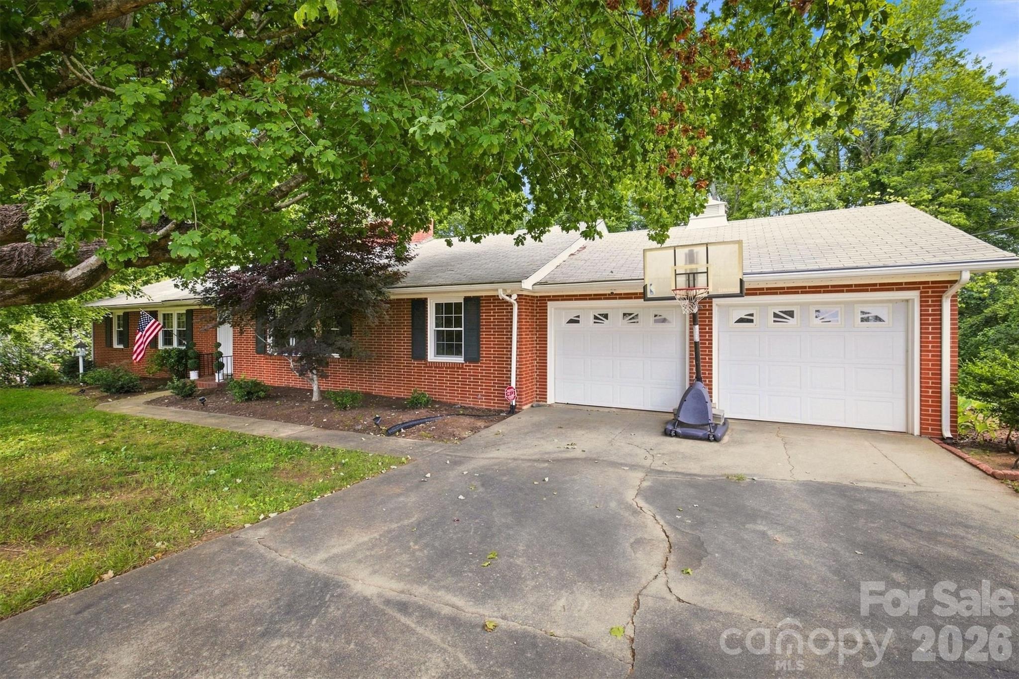 1009 Randolph Circle Property Photo 4
