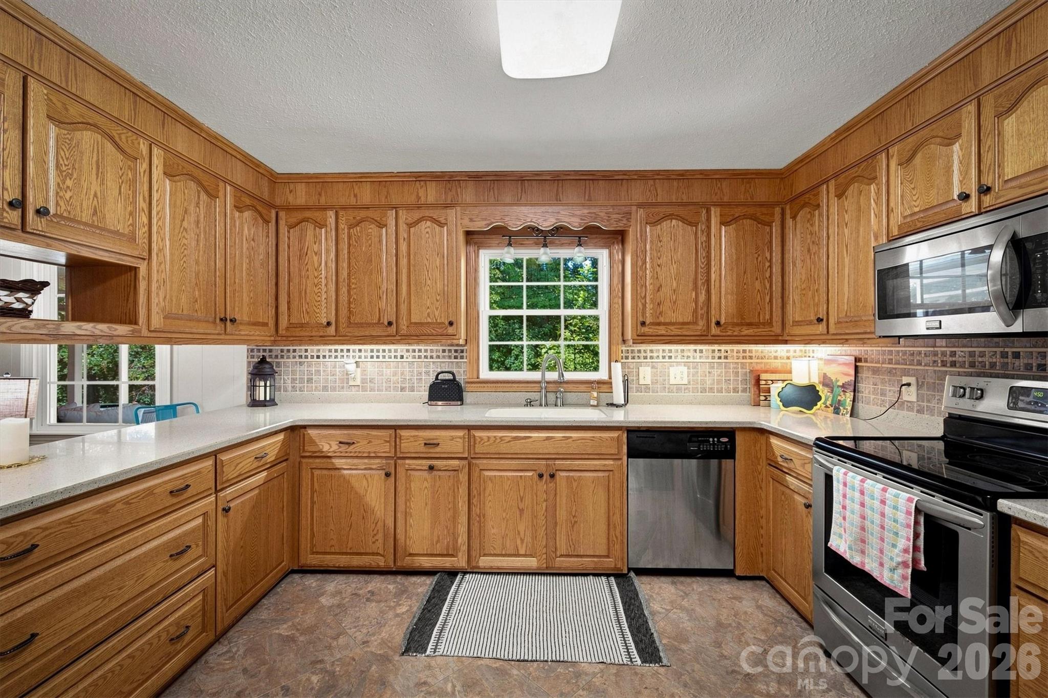 1009 Randolph Circle Property Photo 6