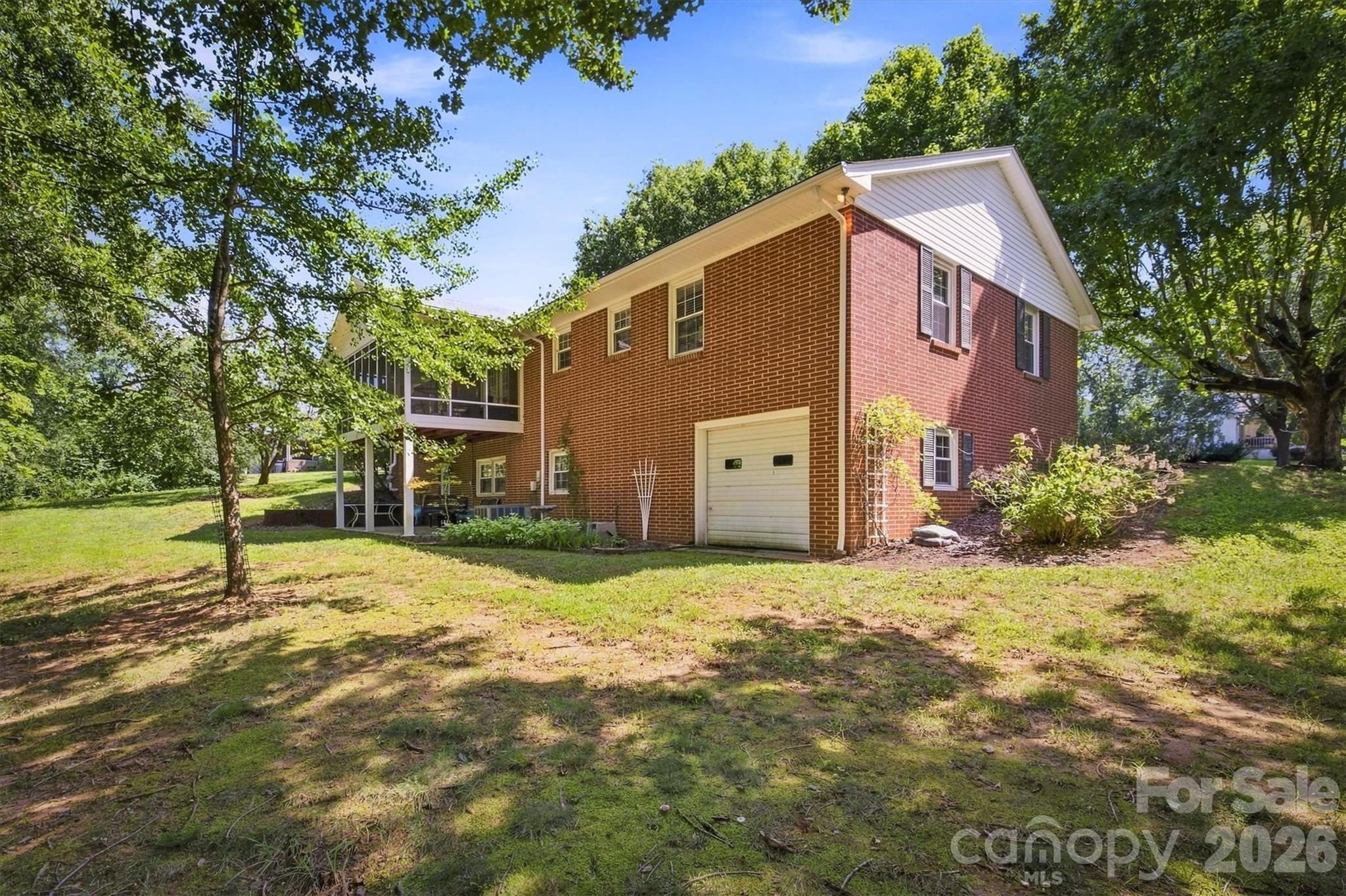 1009 Randolph Circle Property Photo 10