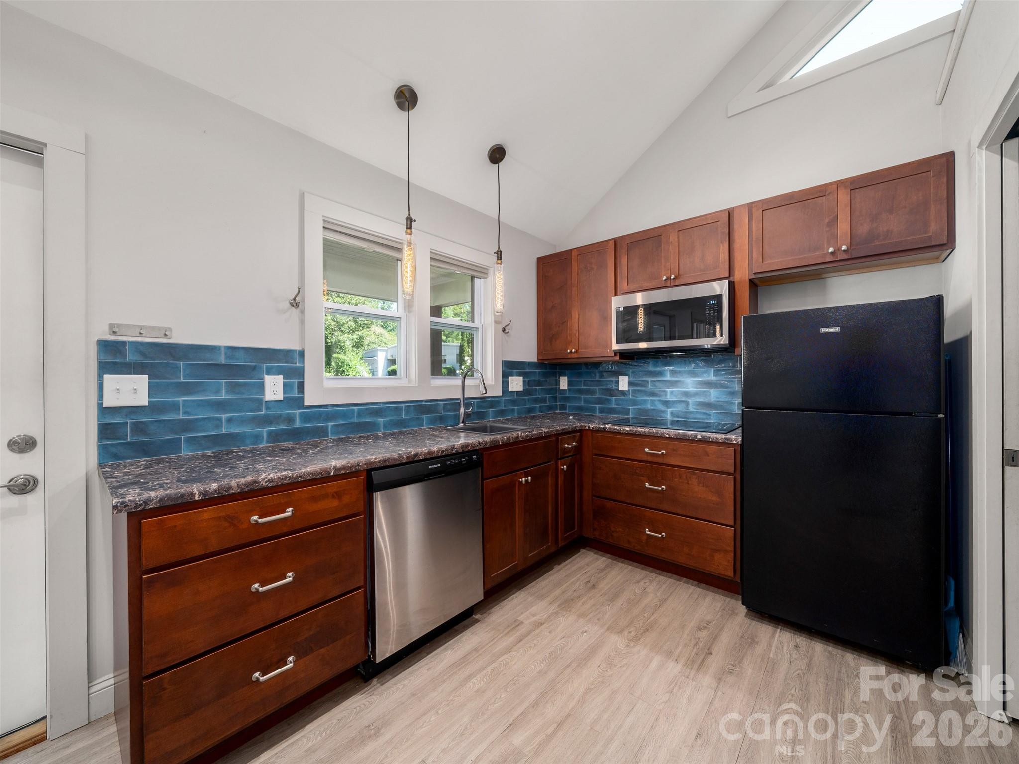 185 Duckworth Avenue Property Photo 6