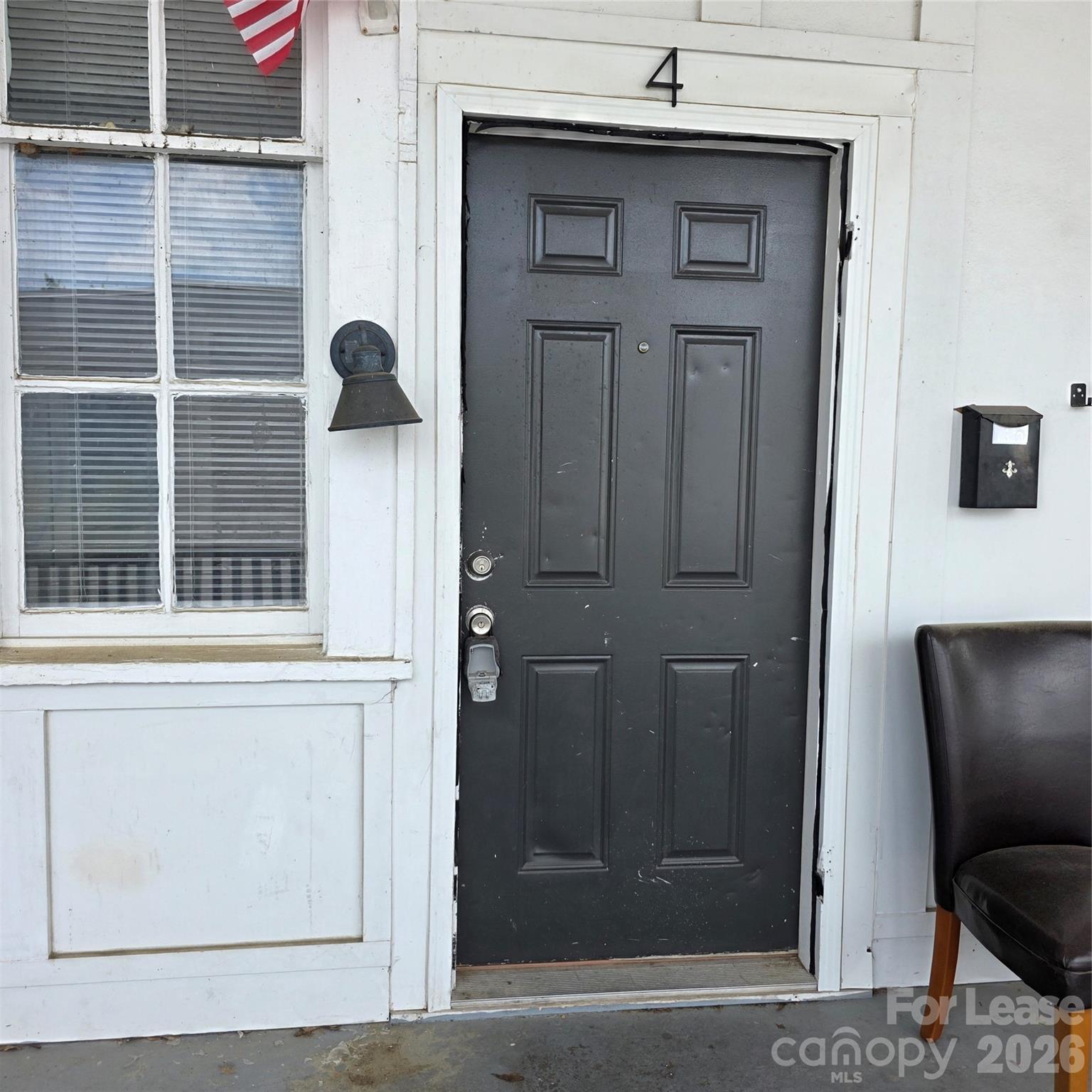 1909 E Ozark Avenue Property Photo 2