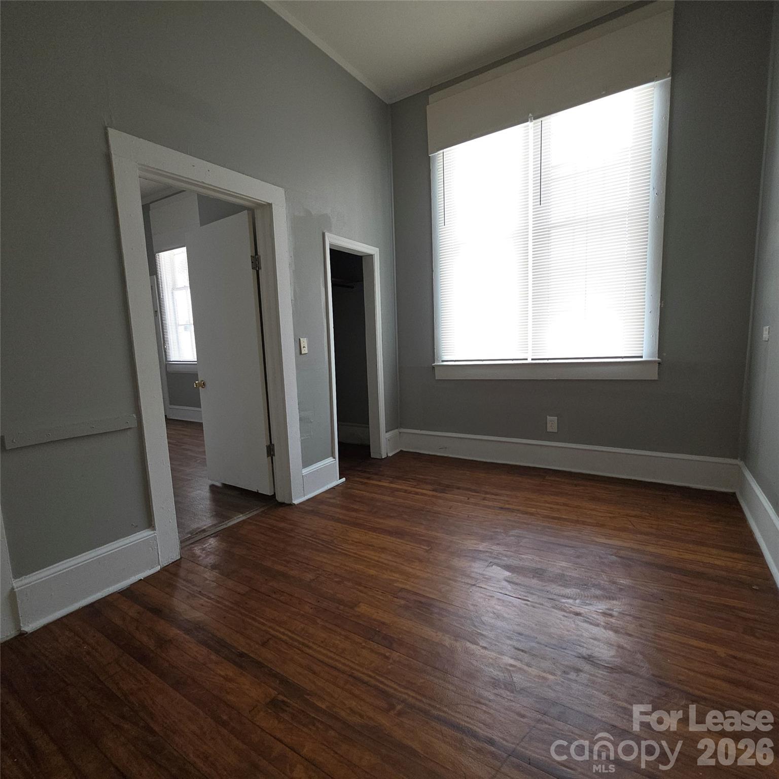 1909 E Ozark Avenue Property Photo 5