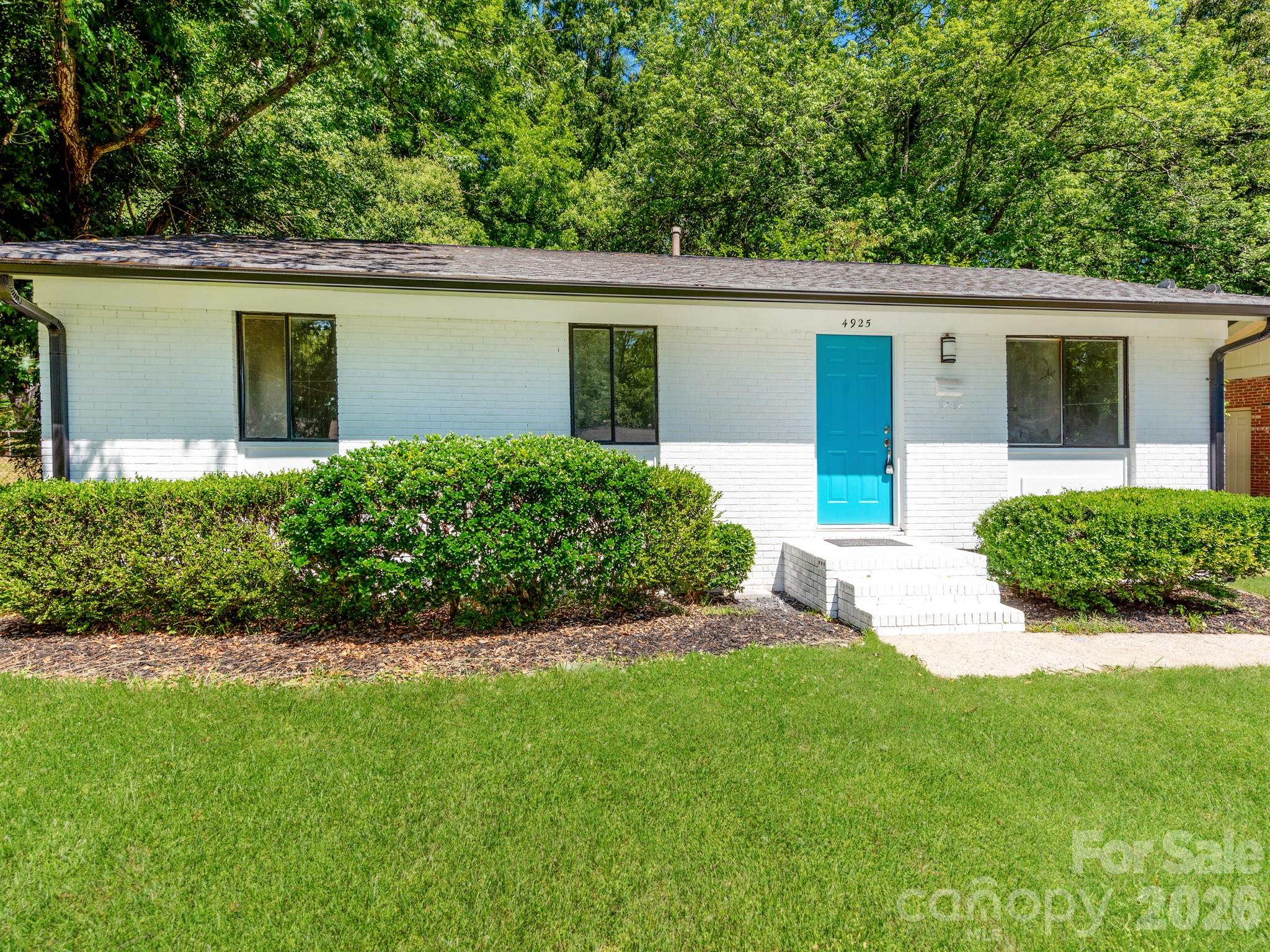 4925 Springview Road Property Photo 1
