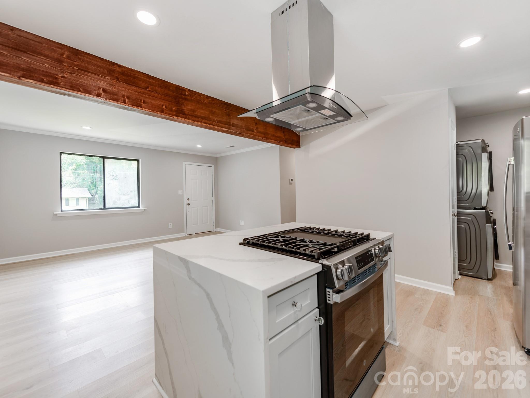 4925 Springview Road Property Photo 4