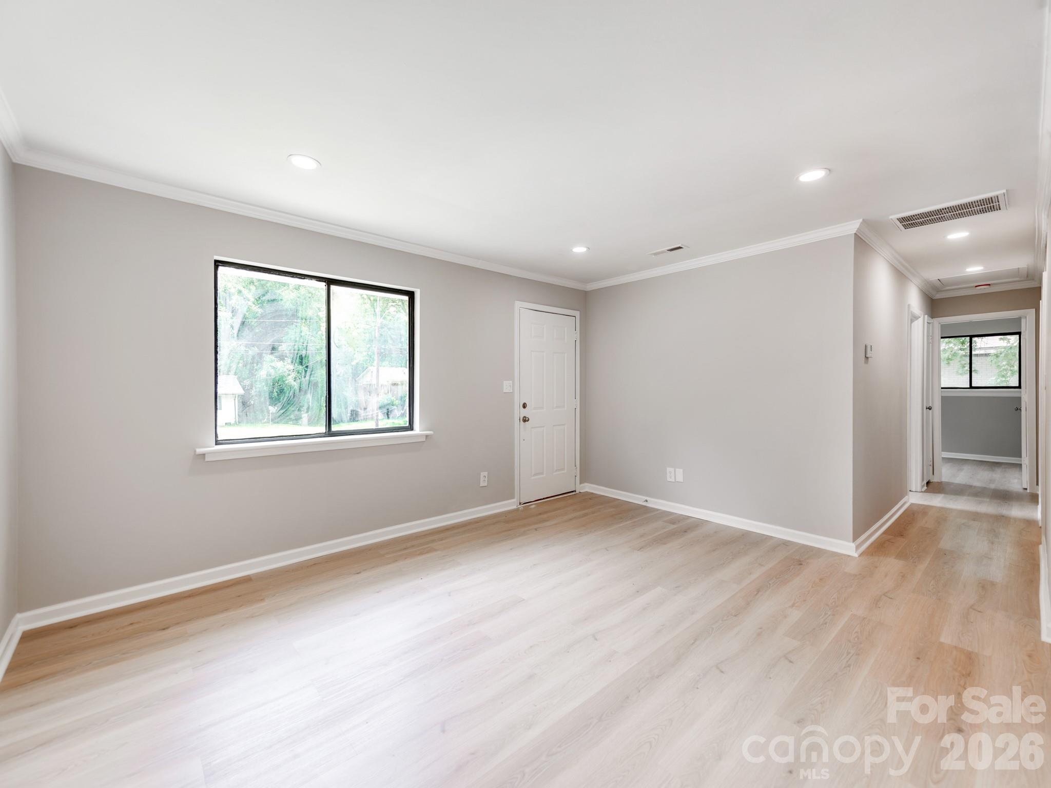 4925 Springview Road Property Photo 13