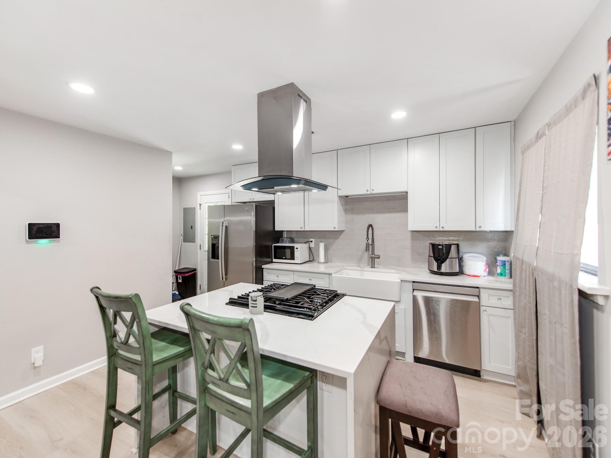 4925 Springview Road Property Photo 17