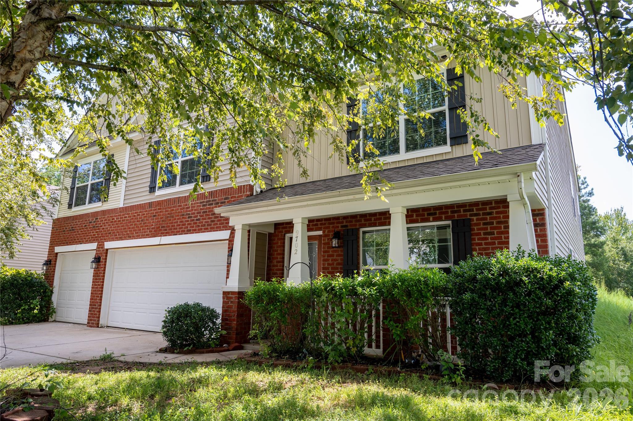 9702 Pond Vista Court Property Photo 2