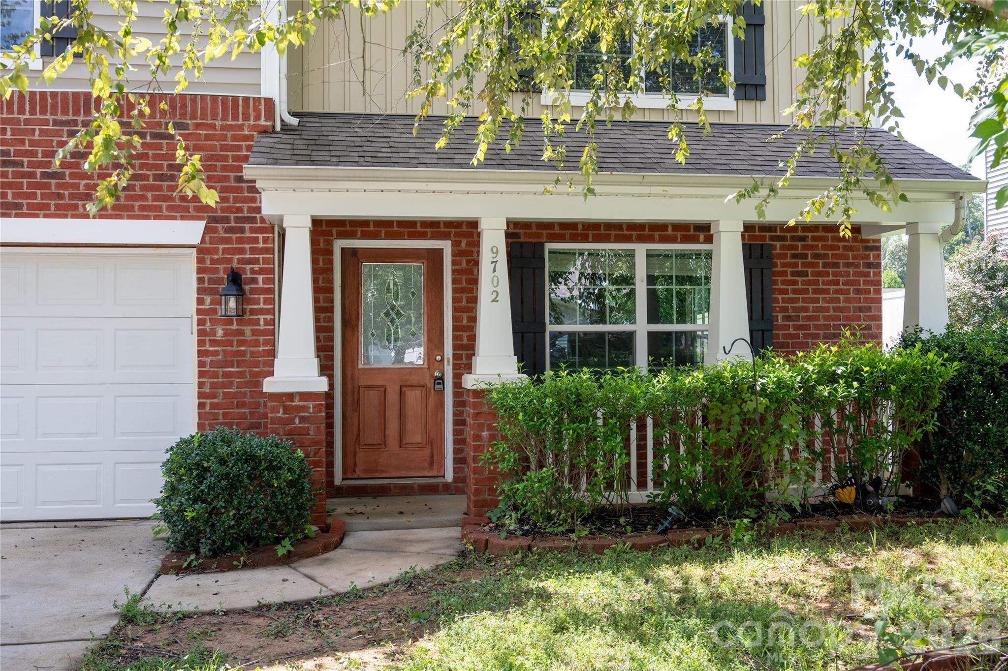 9702 Pond Vista Court Property Photo 3