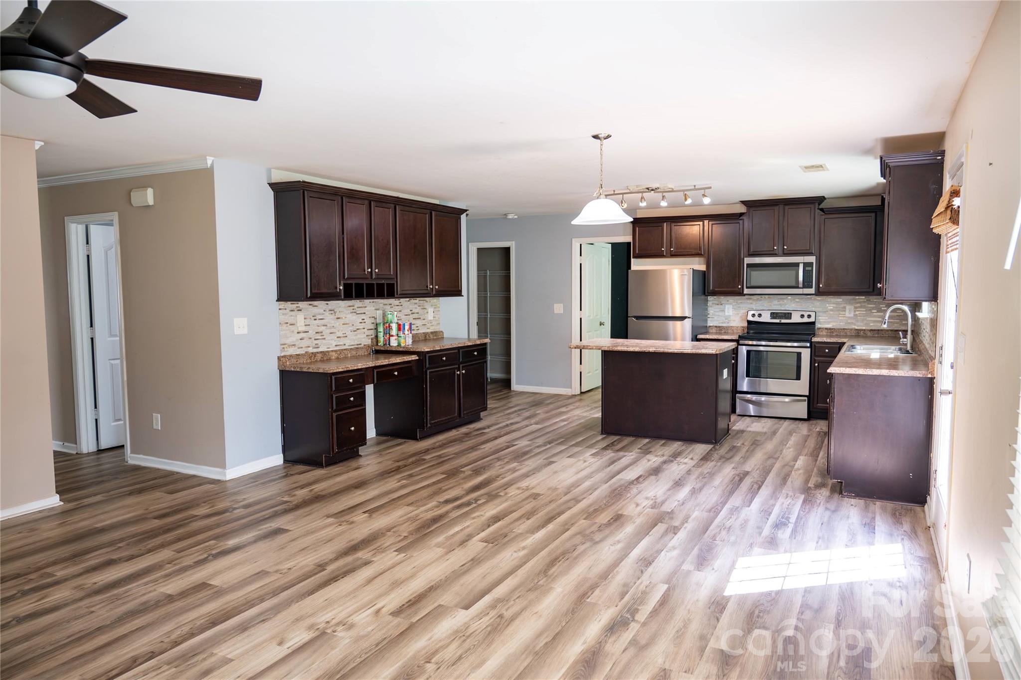 9702 Pond Vista Court Property Photo 11