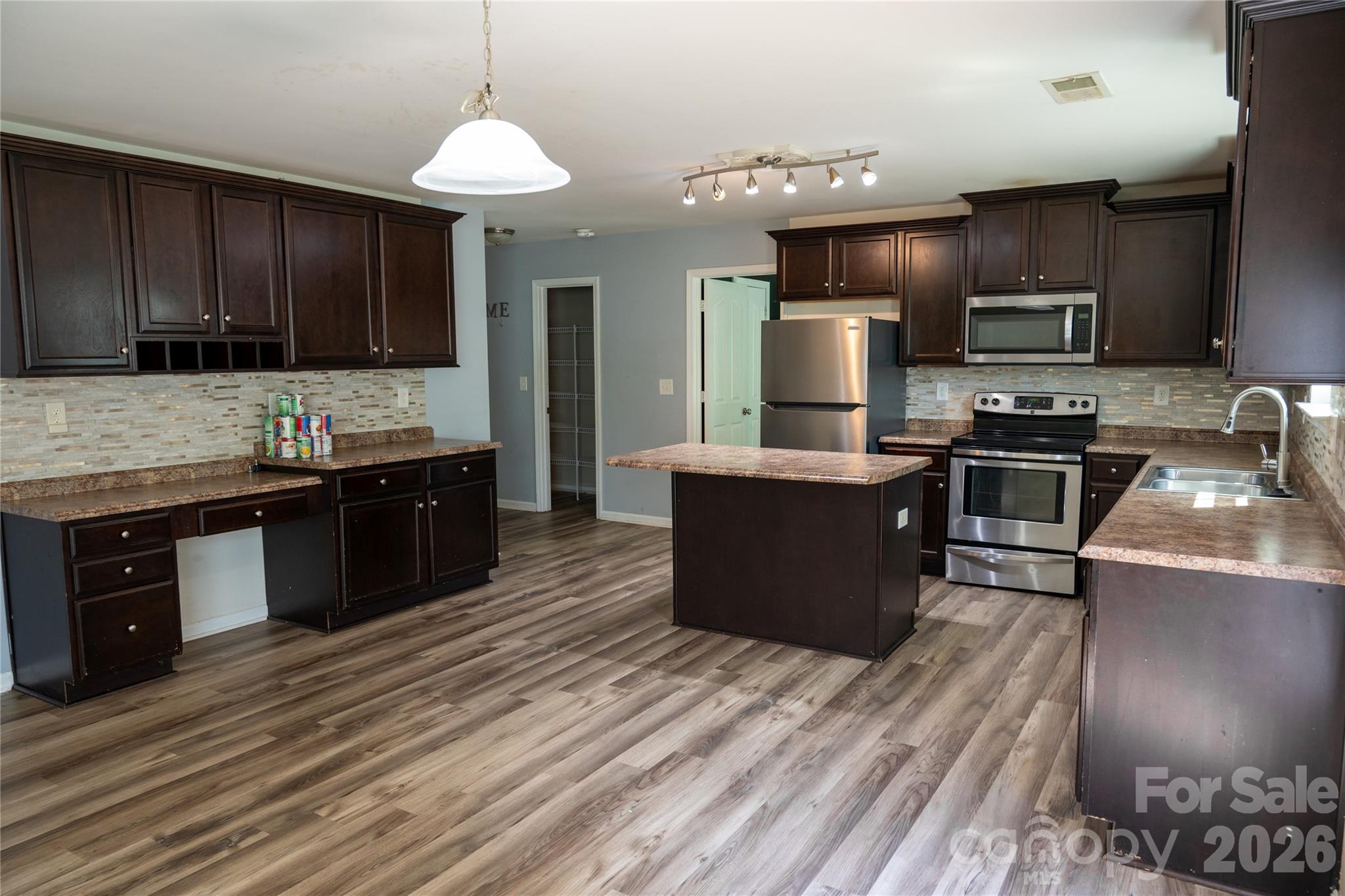 9702 Pond Vista Court Property Photo 13