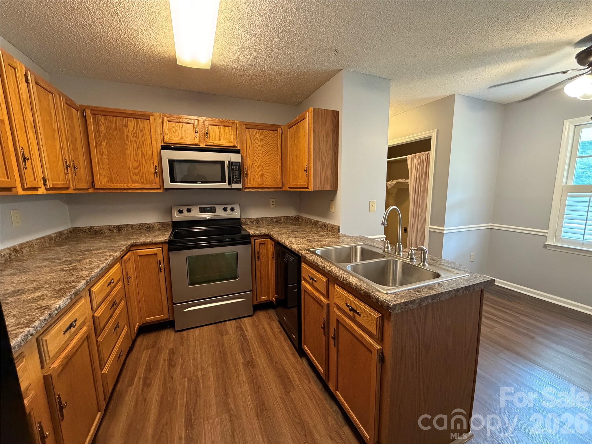 127 Holly Court Property Photo 5