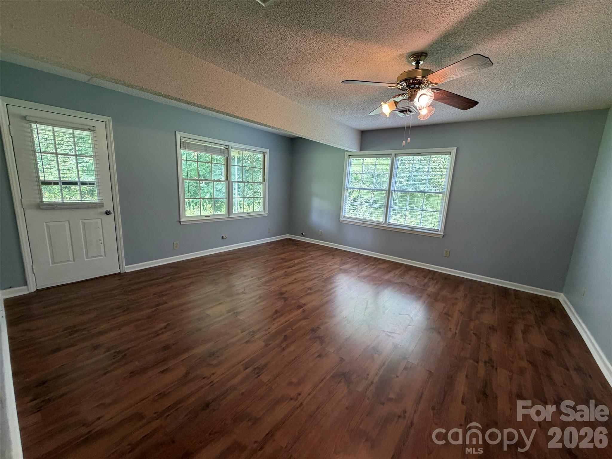 127 Holly Court Property Photo 35