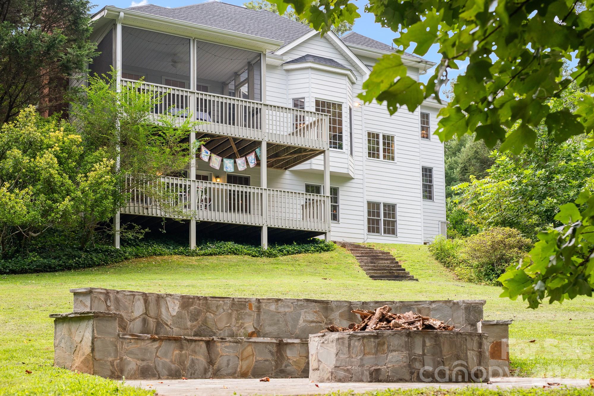 210 Clear Vista Circle Property Photo 4