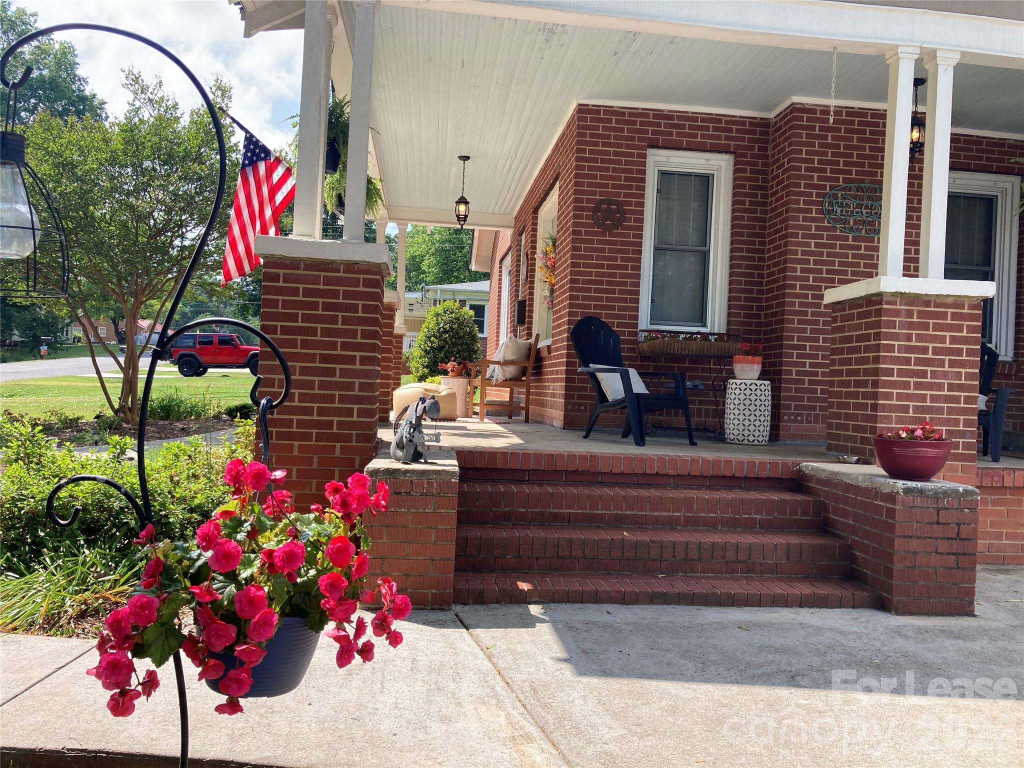 213 Auten Circle Property Photo 4