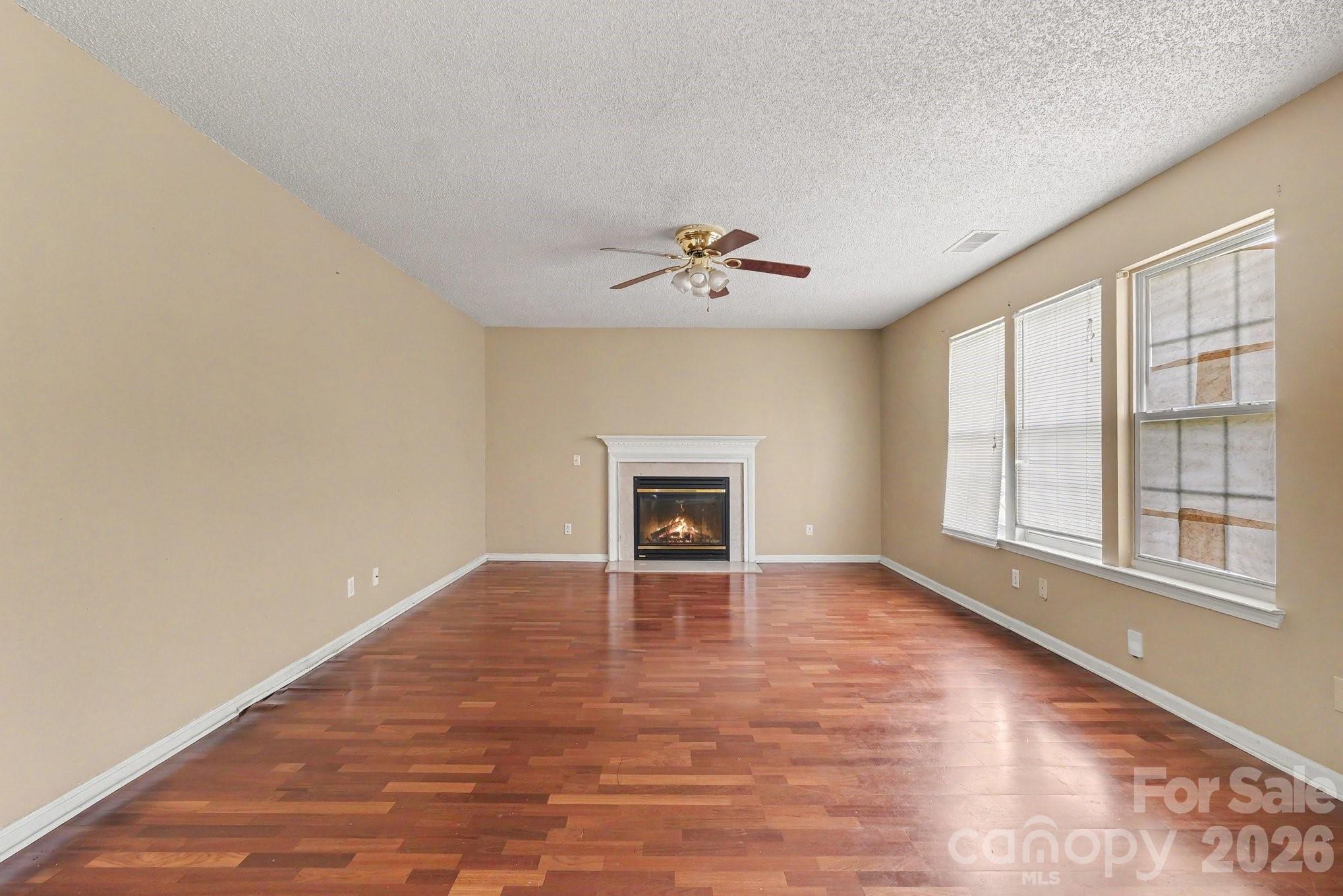 9813 Baxter Caldwell Drive Property Photo 6