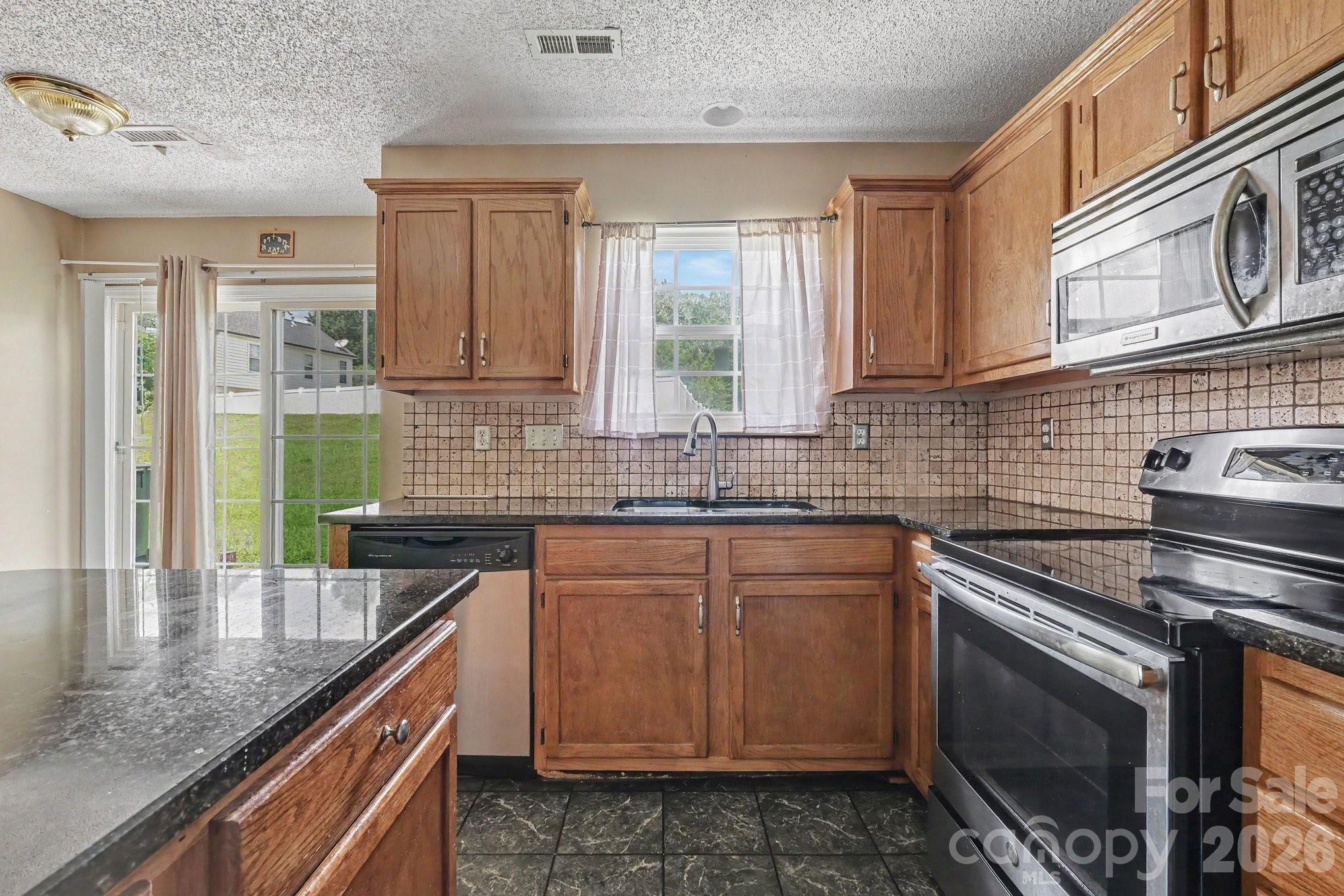 9813 Baxter Caldwell Drive Property Photo 13