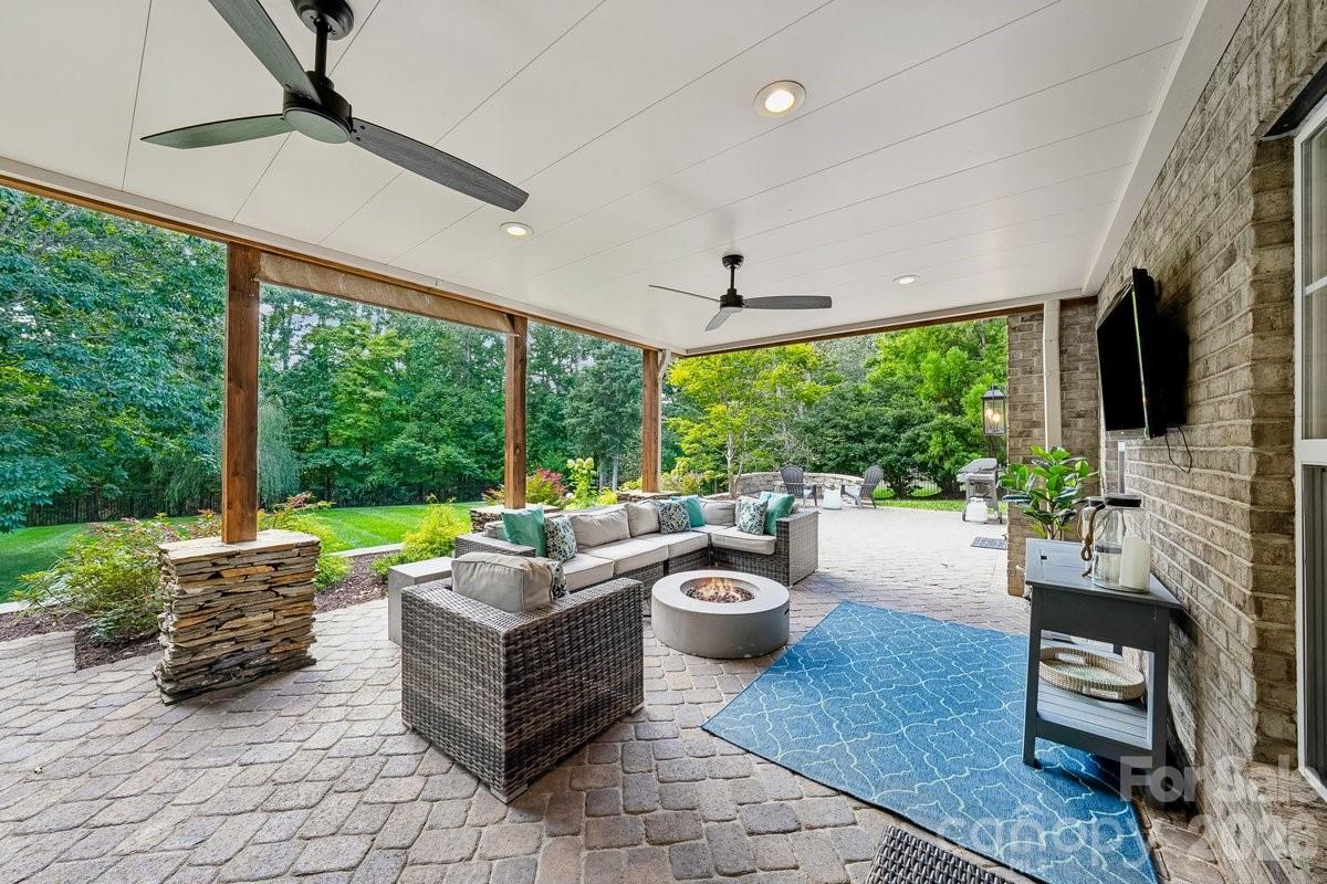7315 Yellowhorn Trail Property Photo 7