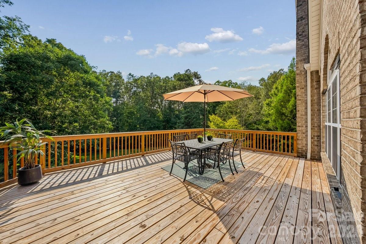 7315 Yellowhorn Trail Property Photo 9