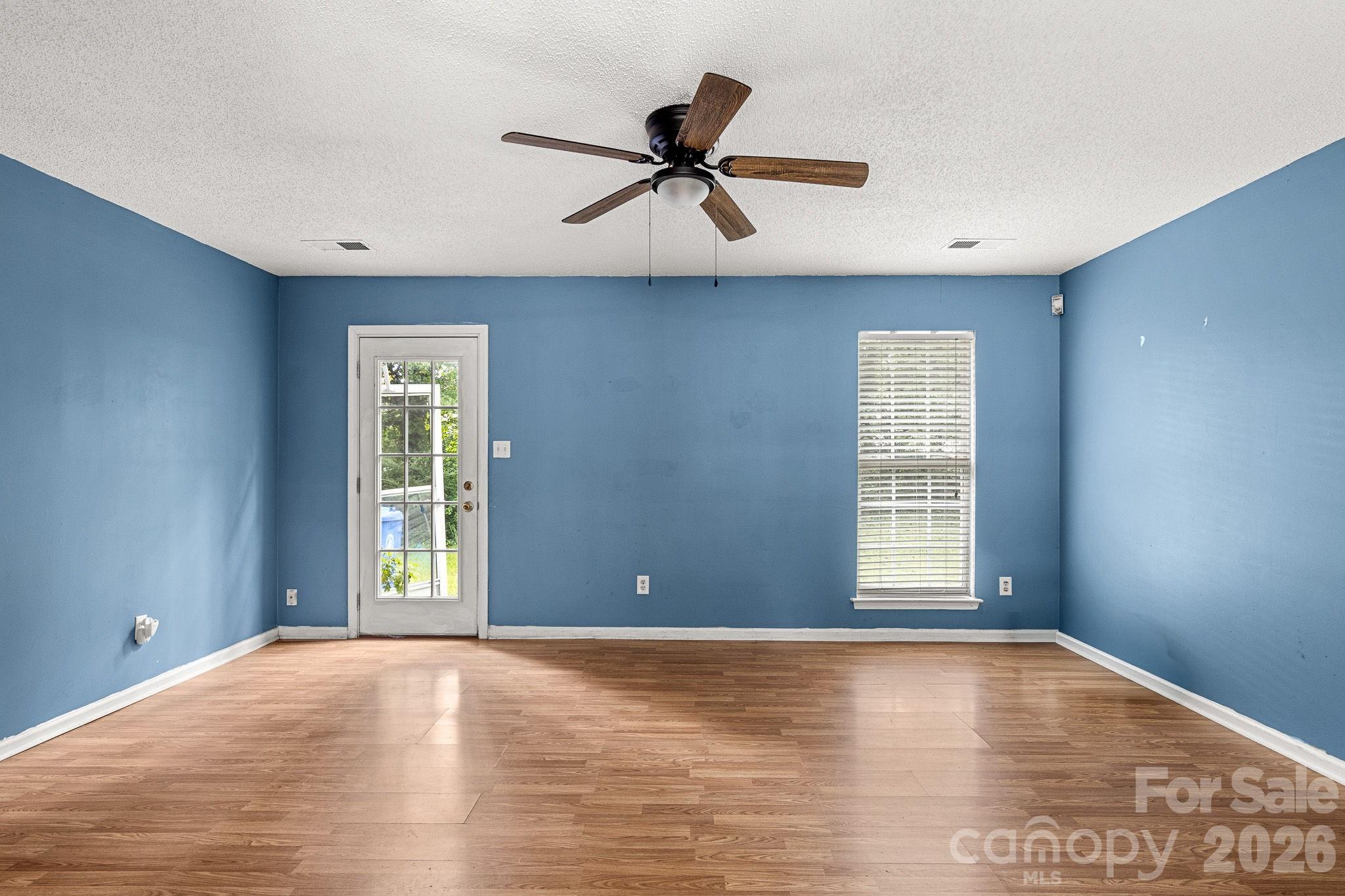 182 Kristens Court Drive Property Photo 6
