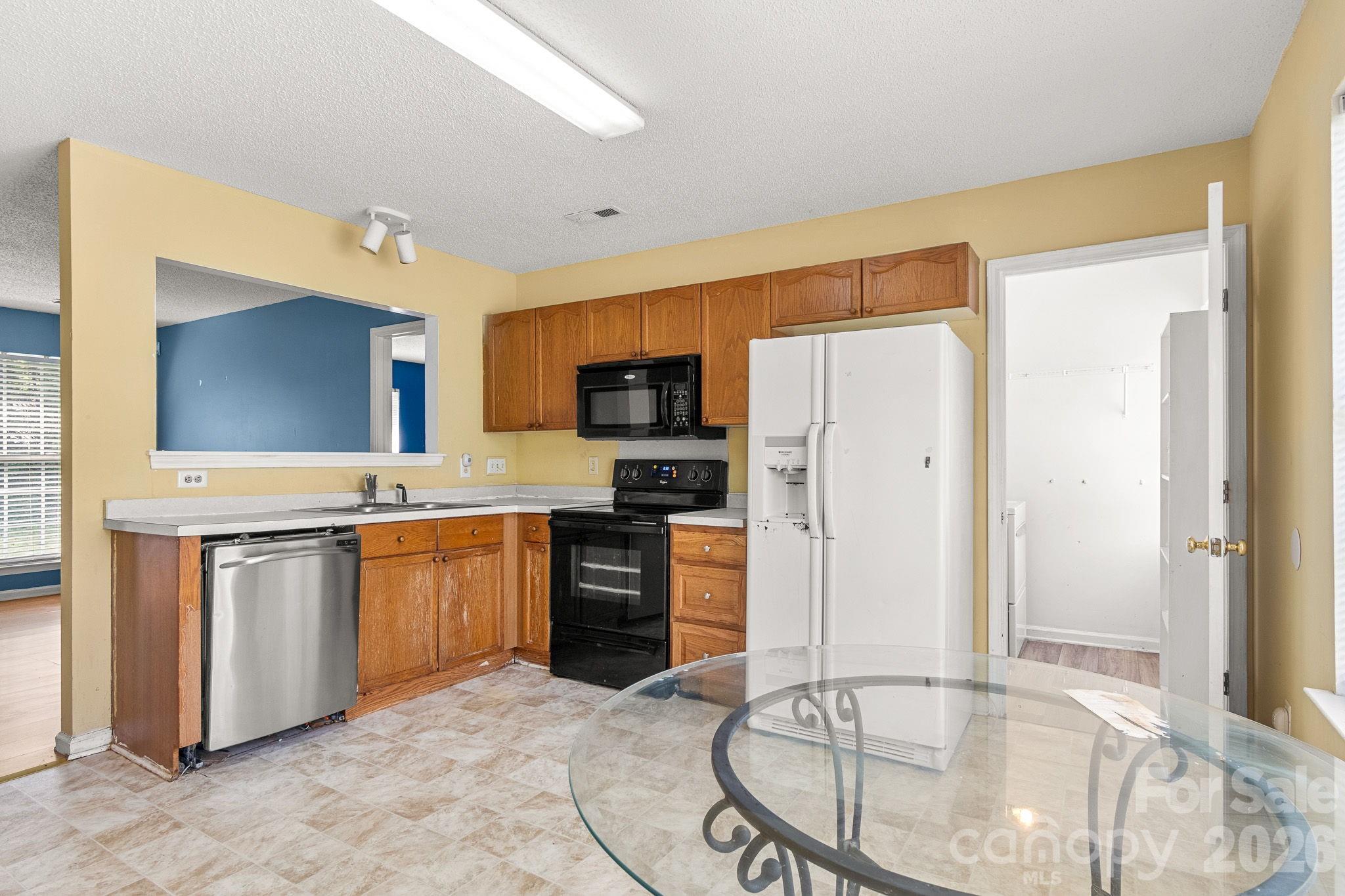 182 Kristens Court Drive Property Photo 10