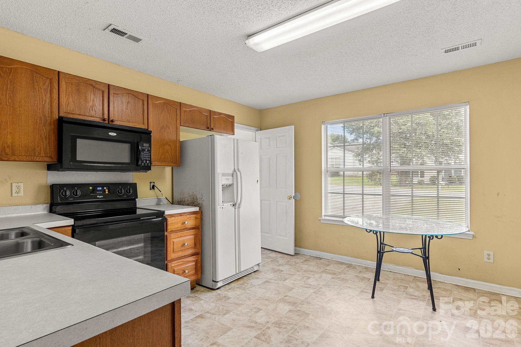 182 Kristens Court Drive Property Photo 12