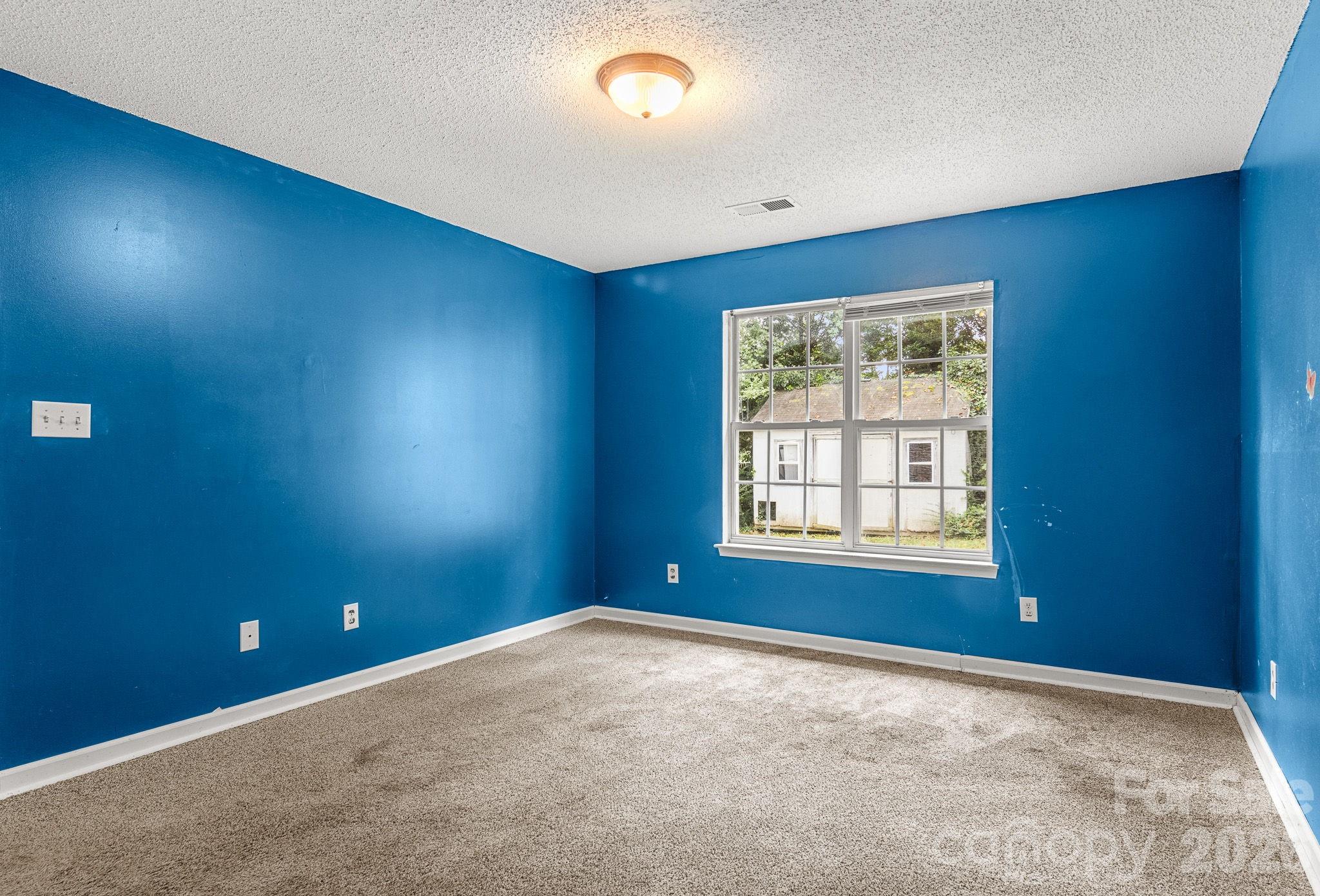182 Kristens Court Drive Property Photo 25