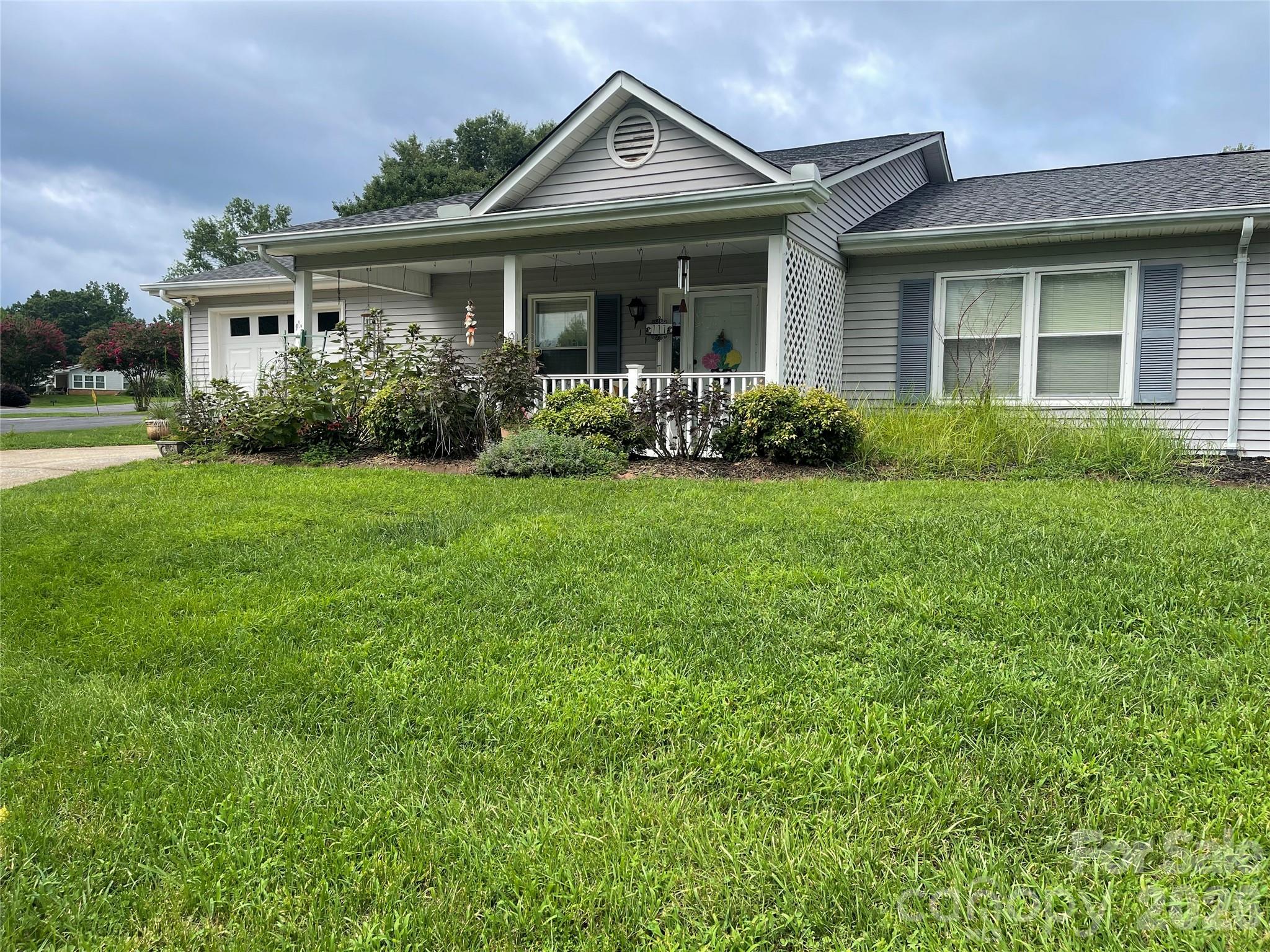 111 Holly Court Property Photo 1