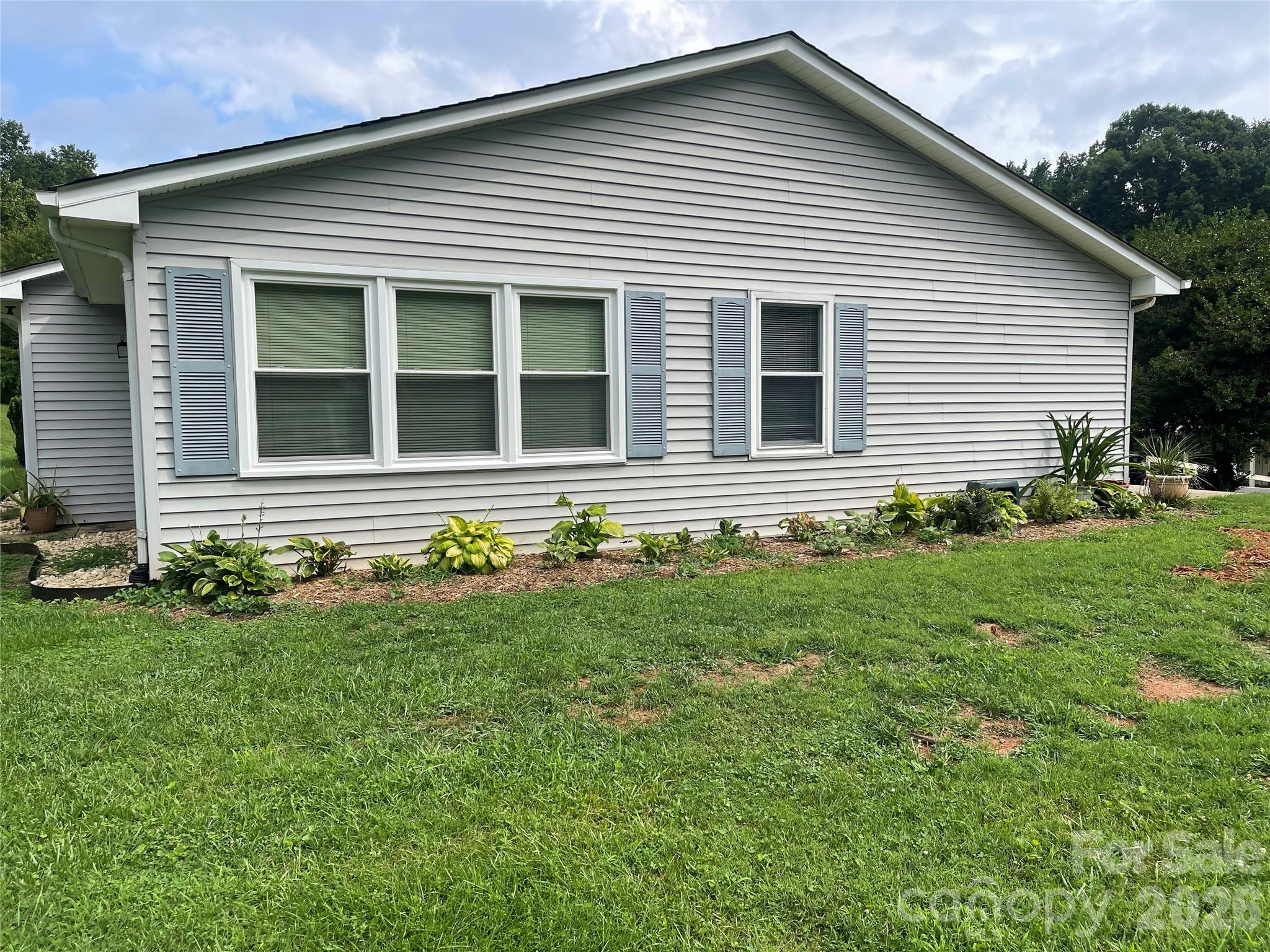 111 Holly Court Property Photo 4