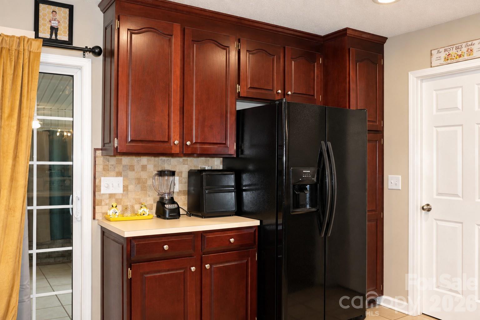 102 King Henry Lane Property Photo 10