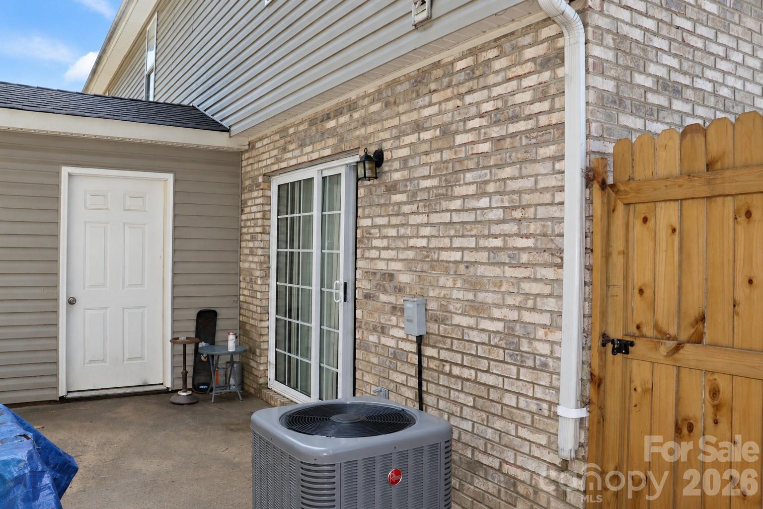 102 King Henry Lane Property Photo 18