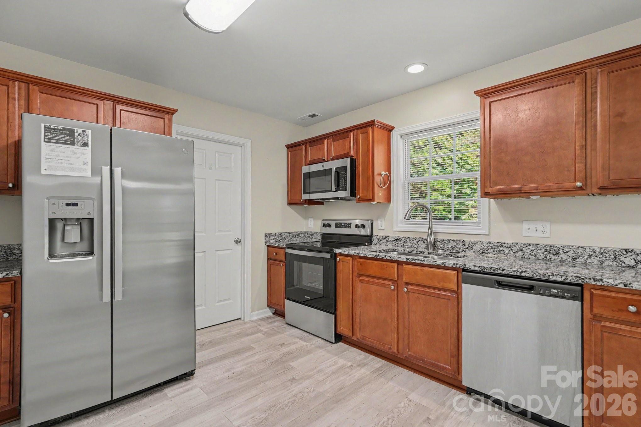 3948 Newhall Drive Property Photo 4