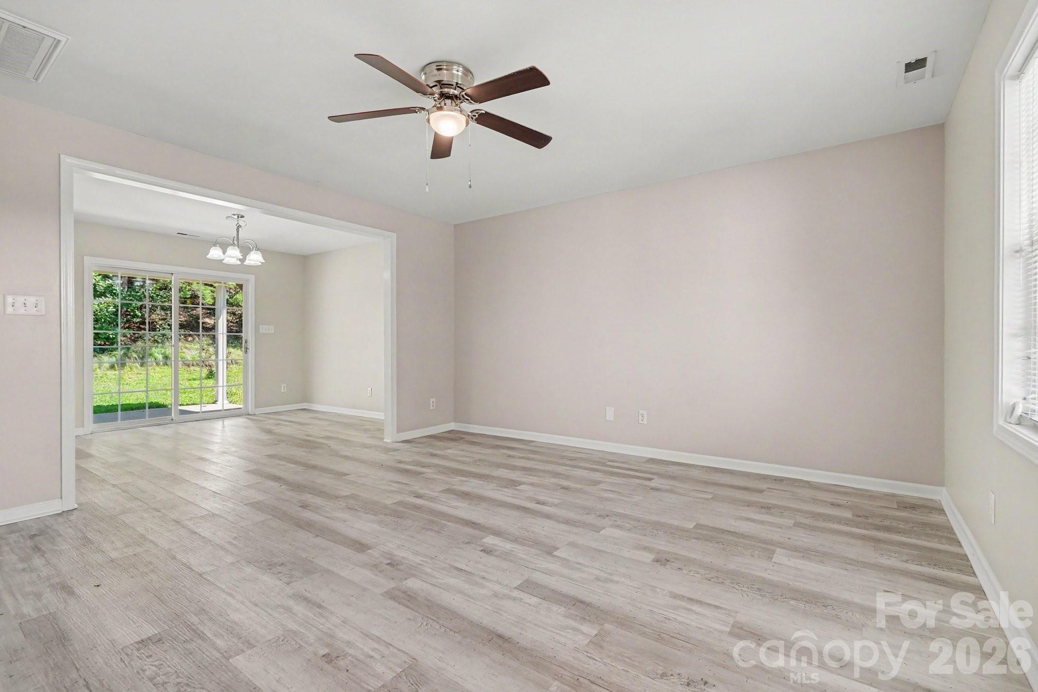 3948 Newhall Drive Property Photo 6