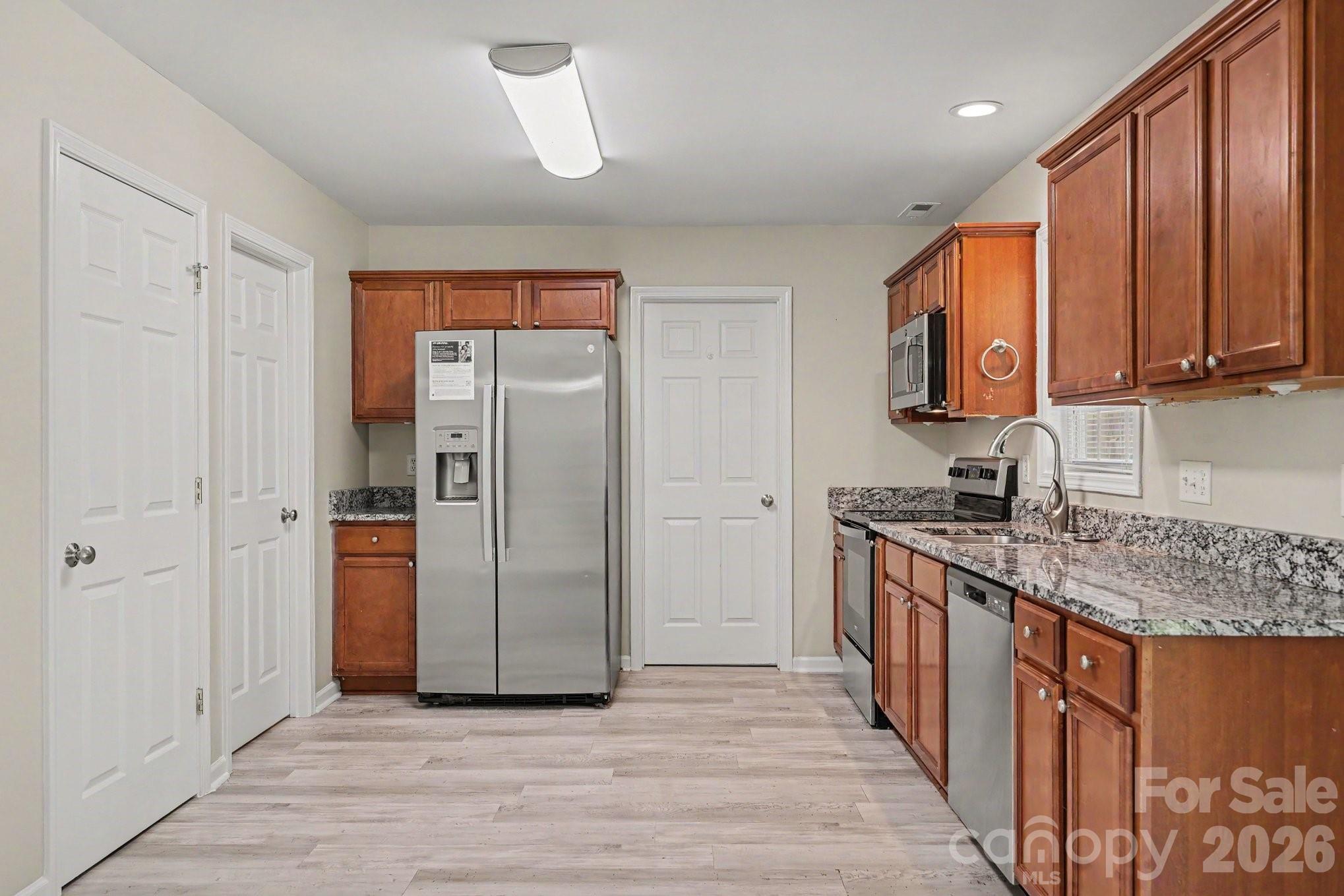 3948 Newhall Drive Property Photo 8