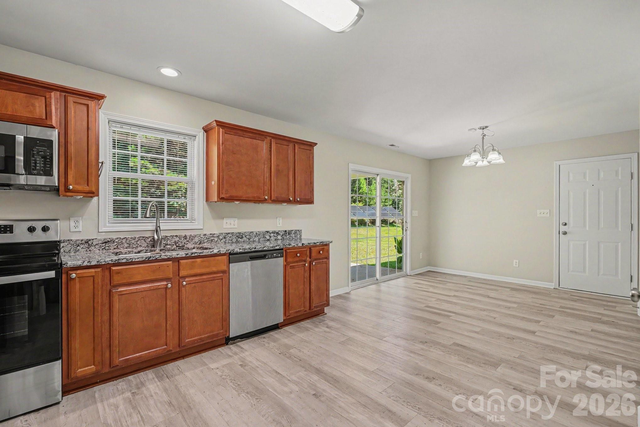 3948 Newhall Drive Property Photo 9
