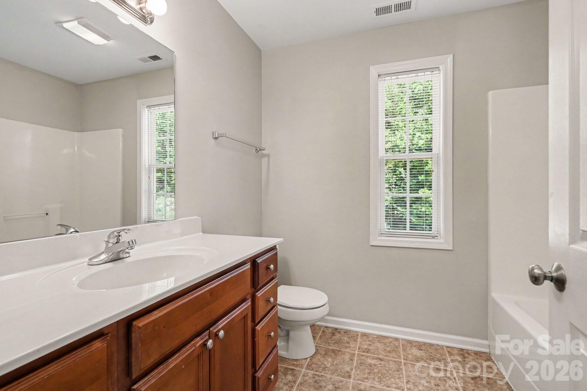 3948 Newhall Drive Property Photo 16