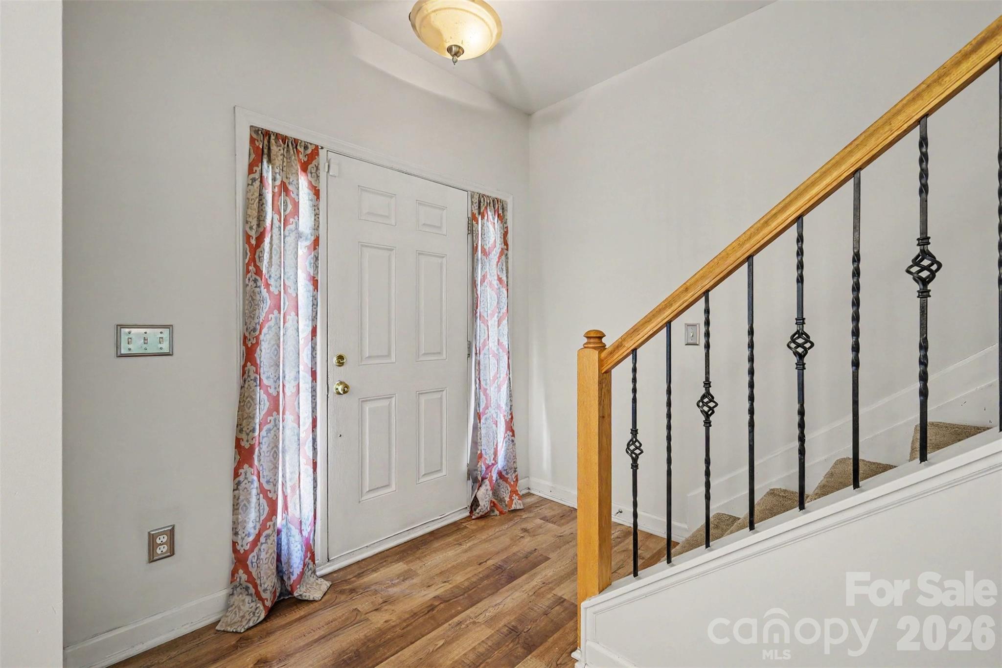 7218 Cascading Pines Drive Property Photo 5