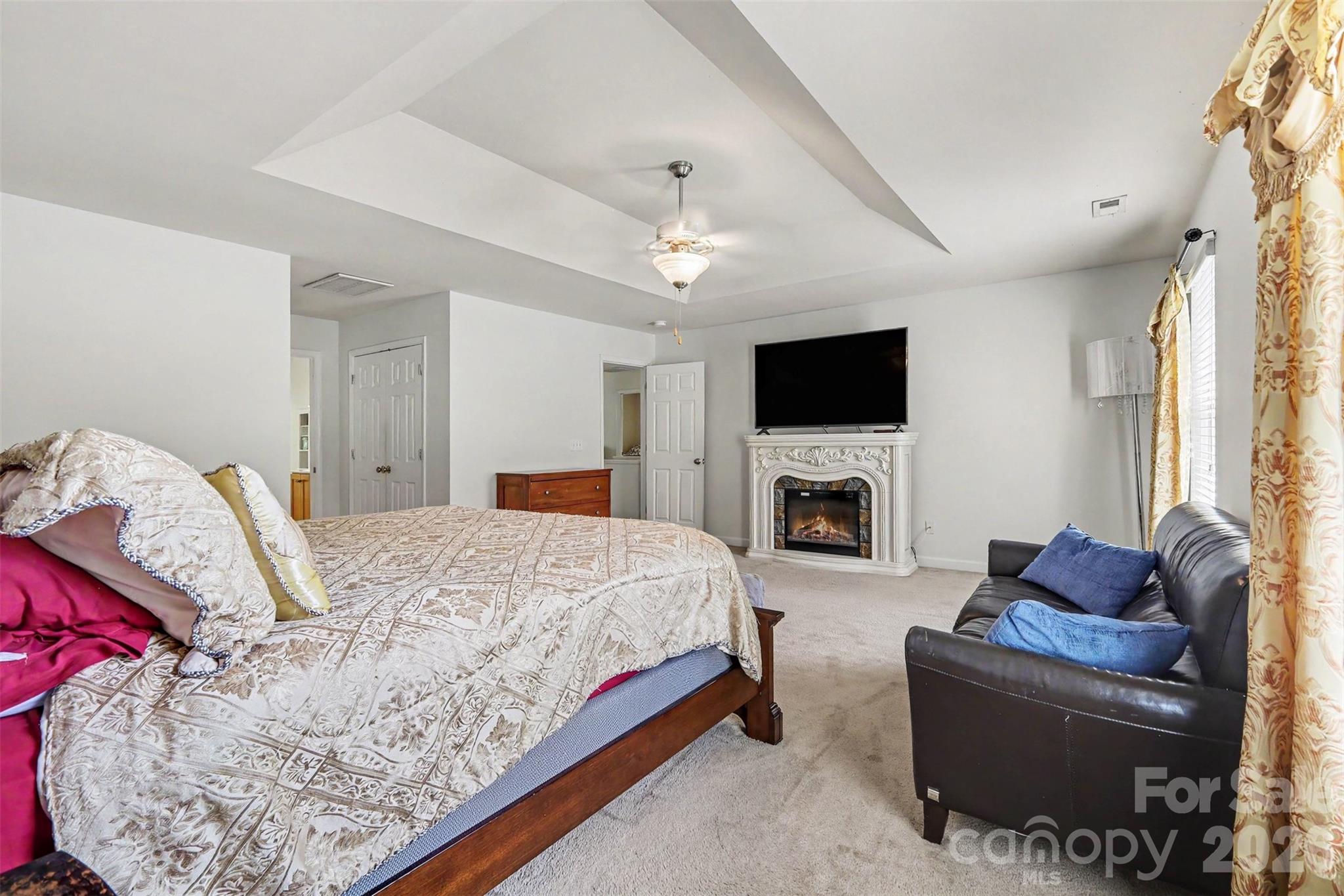 7218 Cascading Pines Drive Property Photo 18