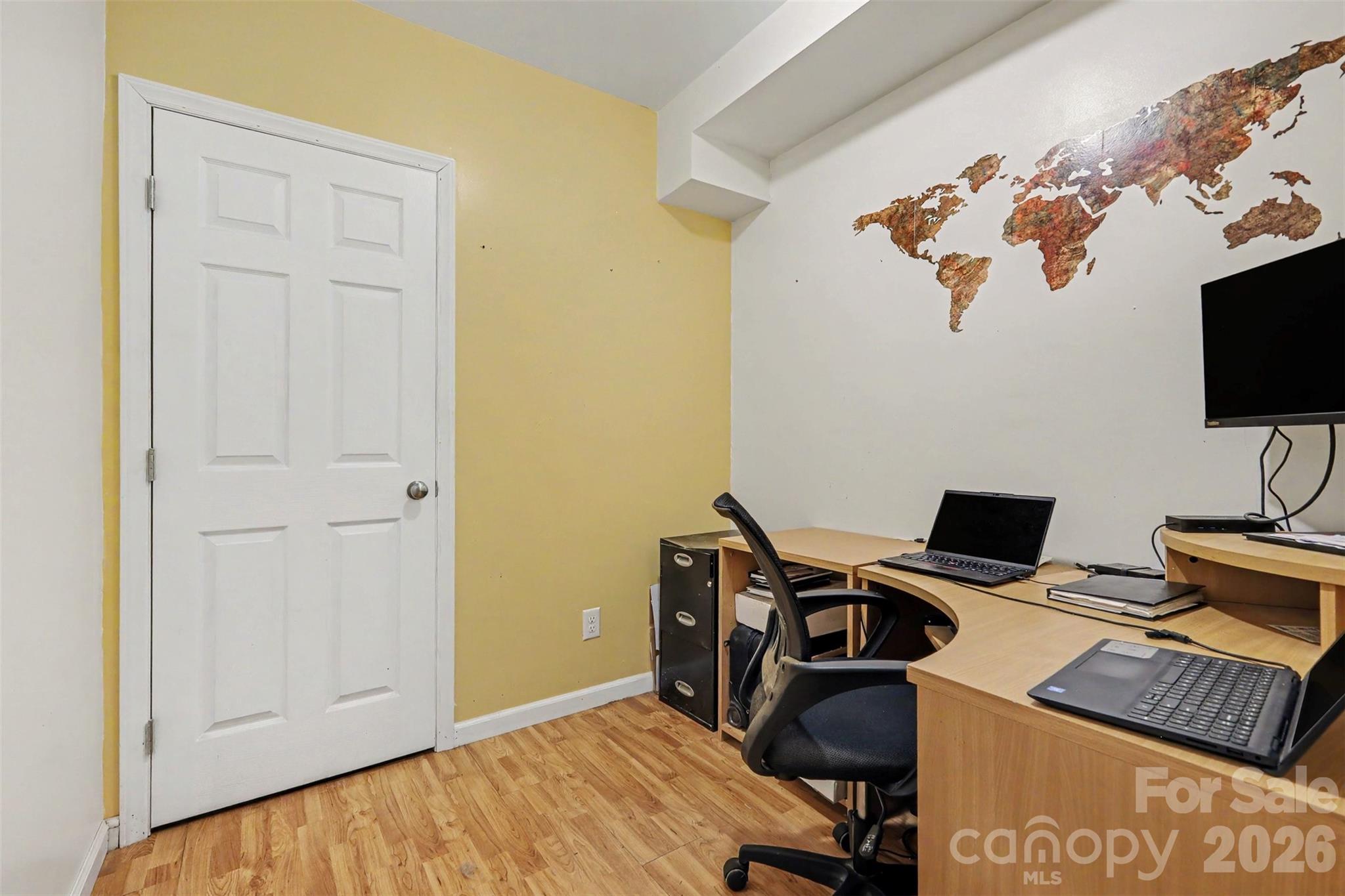 7218 Cascading Pines Drive Property Photo 24