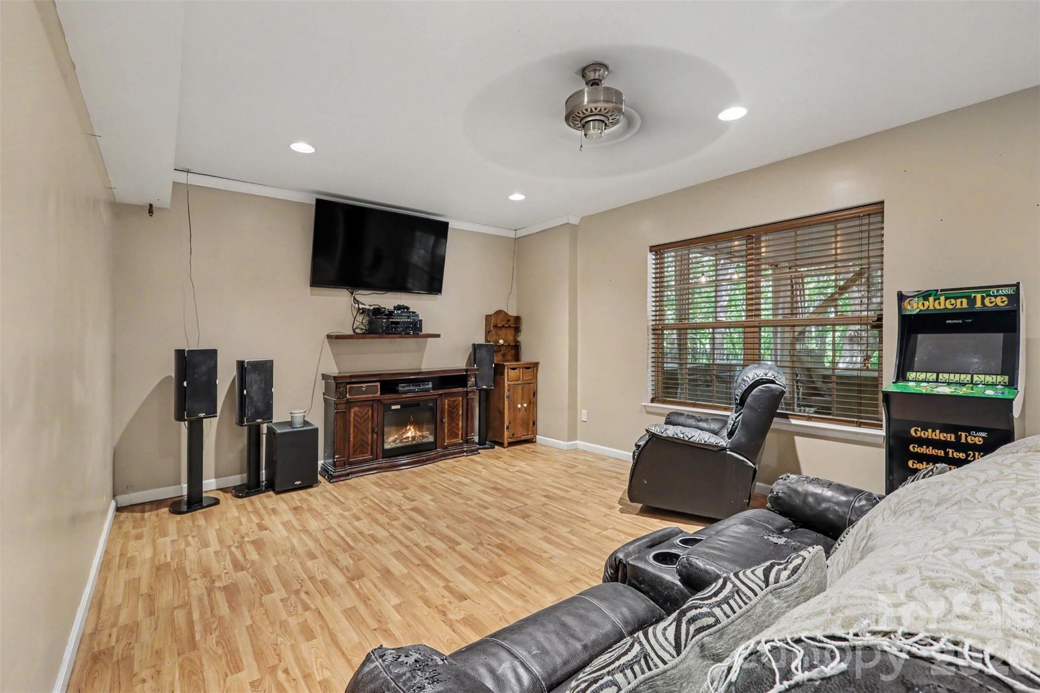 7218 Cascading Pines Drive Property Photo 26
