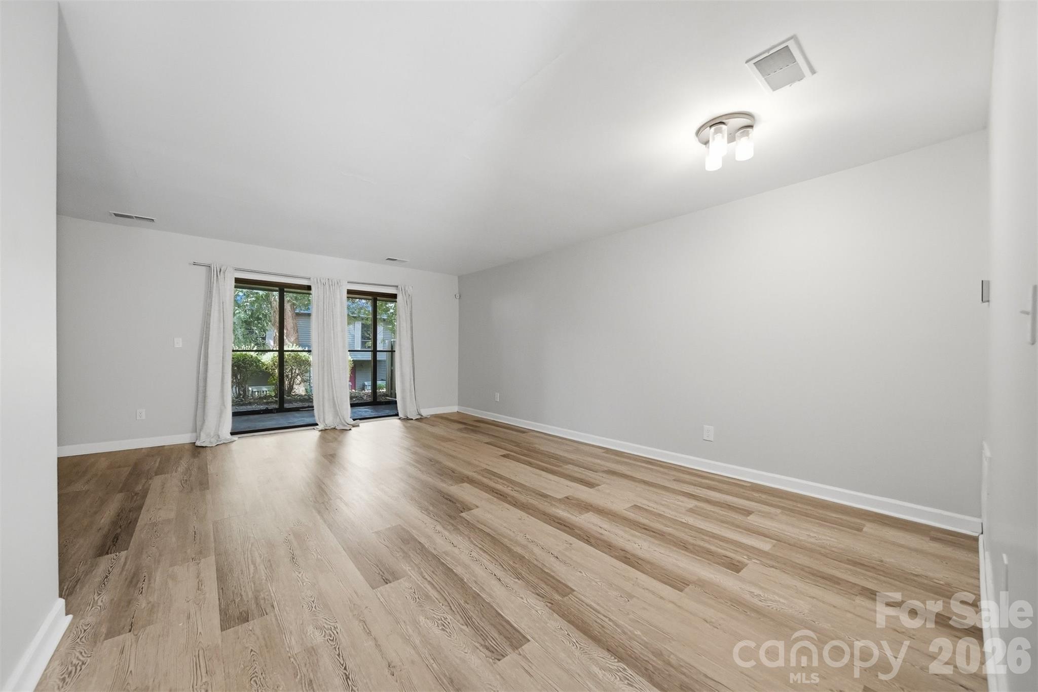 4340 N Center Street 203 Property Photo 5