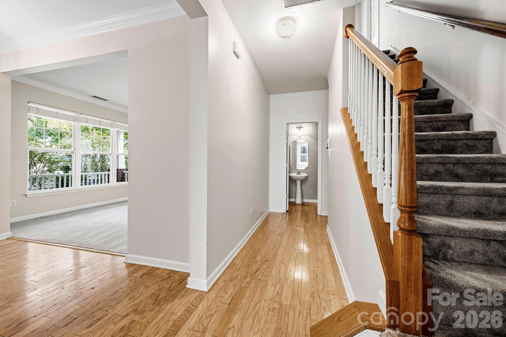 6010 Colonial Garden Drive Property Photo 3