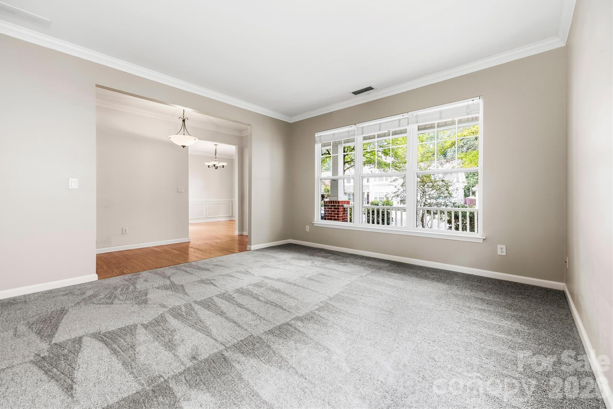 6010 Colonial Garden Drive Property Photo 8