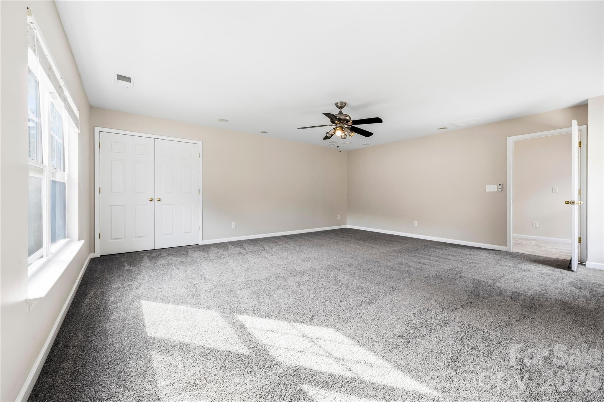 6010 Colonial Garden Drive Property Photo 11