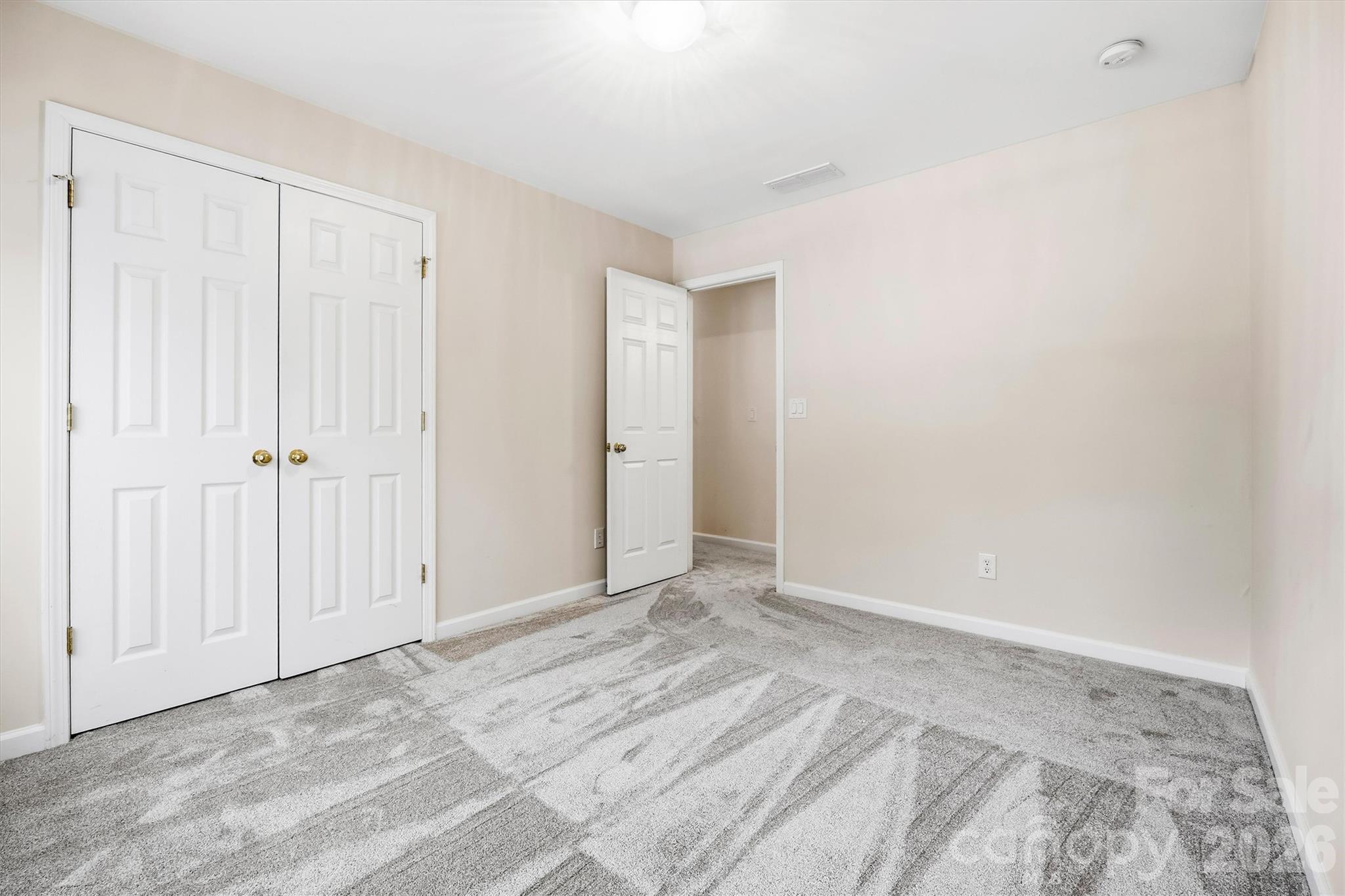 6010 Colonial Garden Drive Property Photo 13
