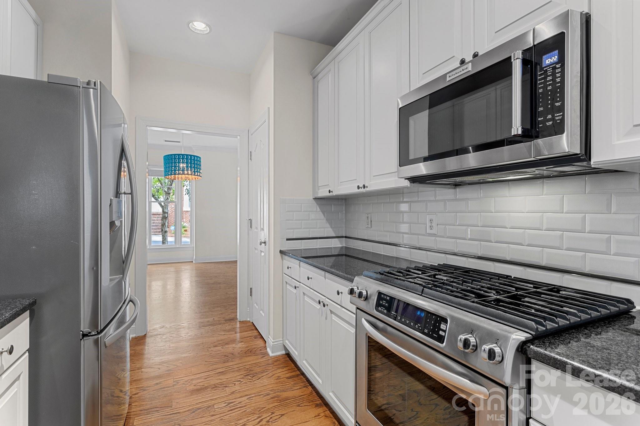 1192 Hampton Gardens Lane Property Photo 13