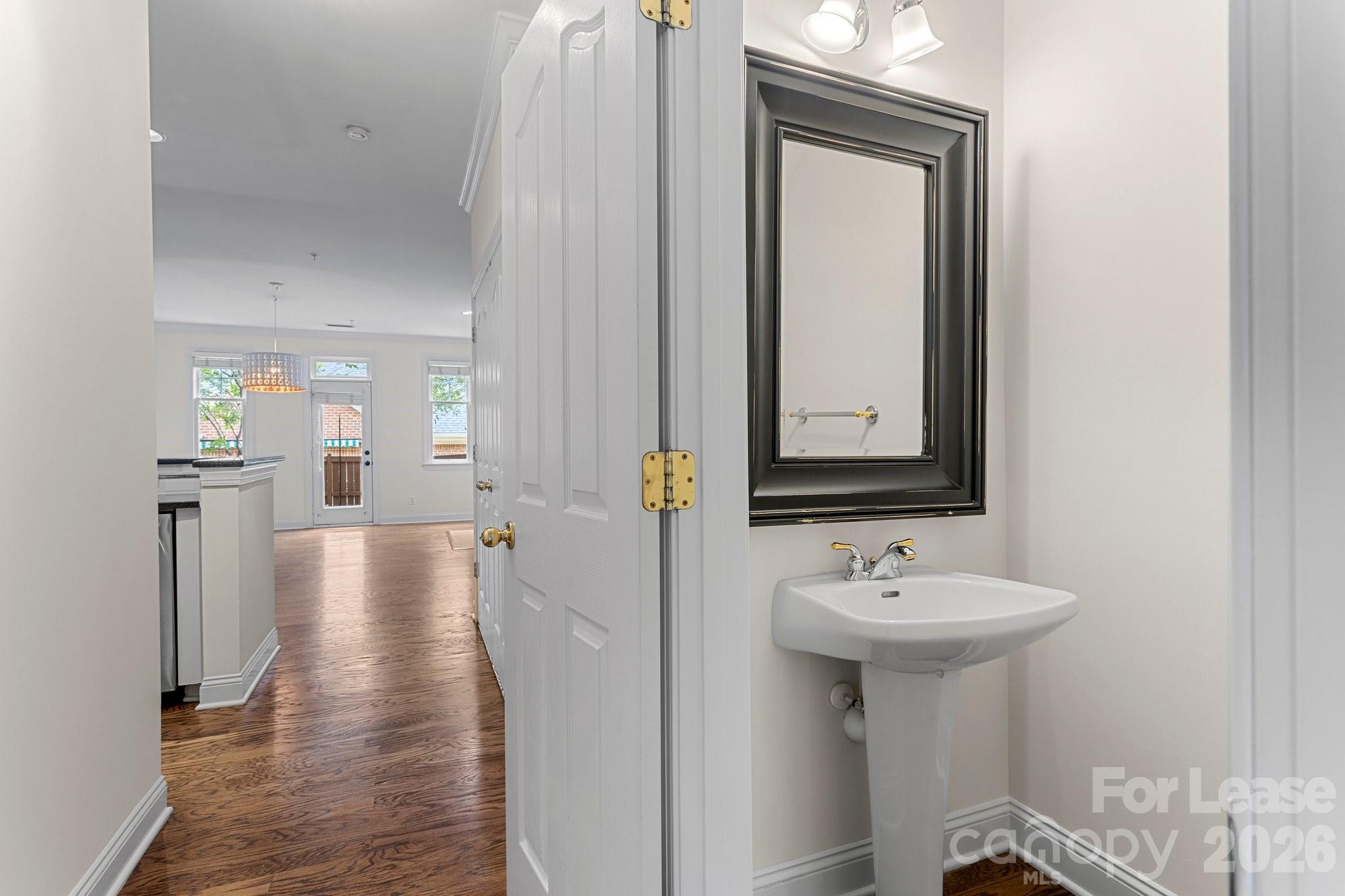 1192 Hampton Gardens Lane Property Photo 15
