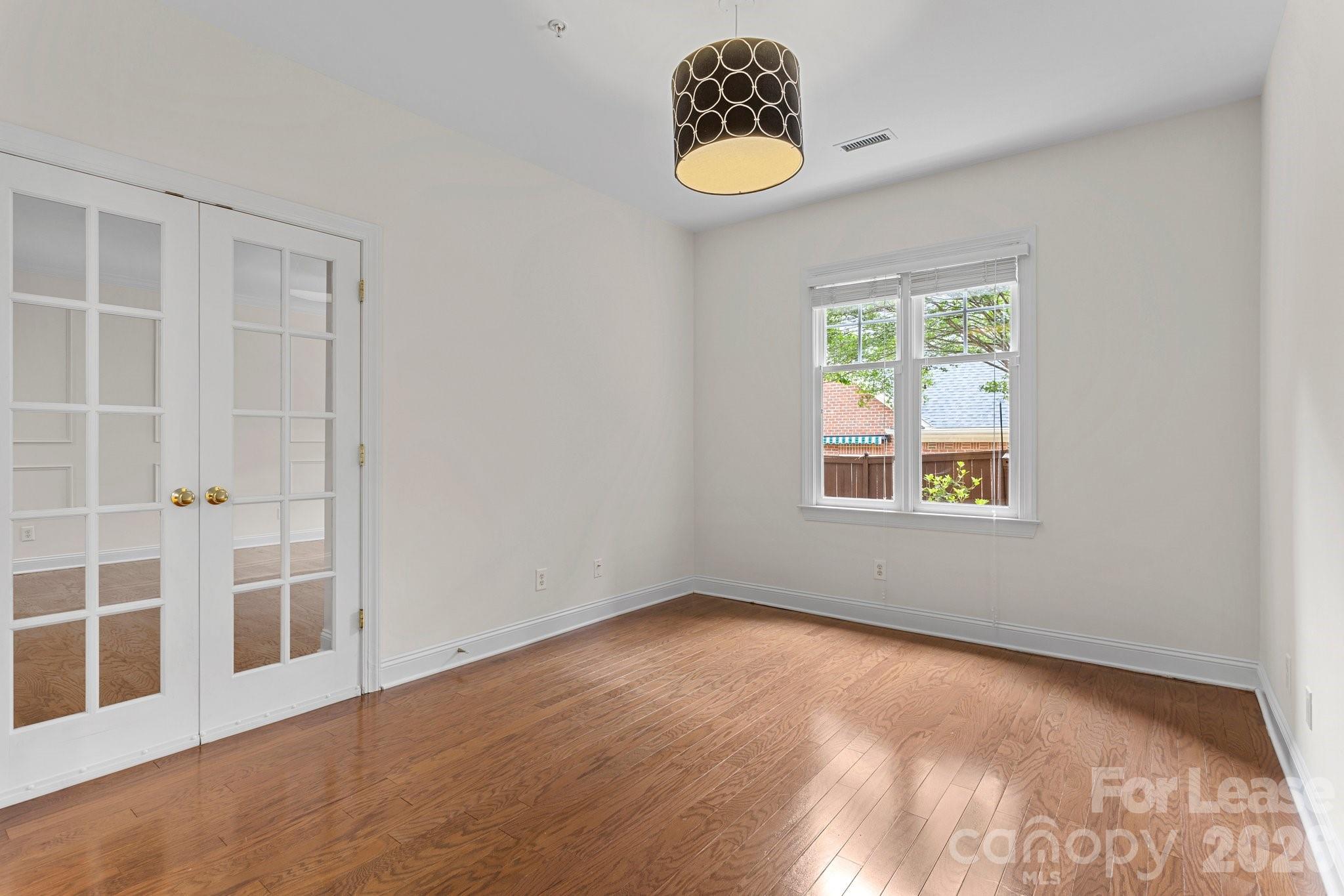 1192 Hampton Gardens Lane Property Photo 16