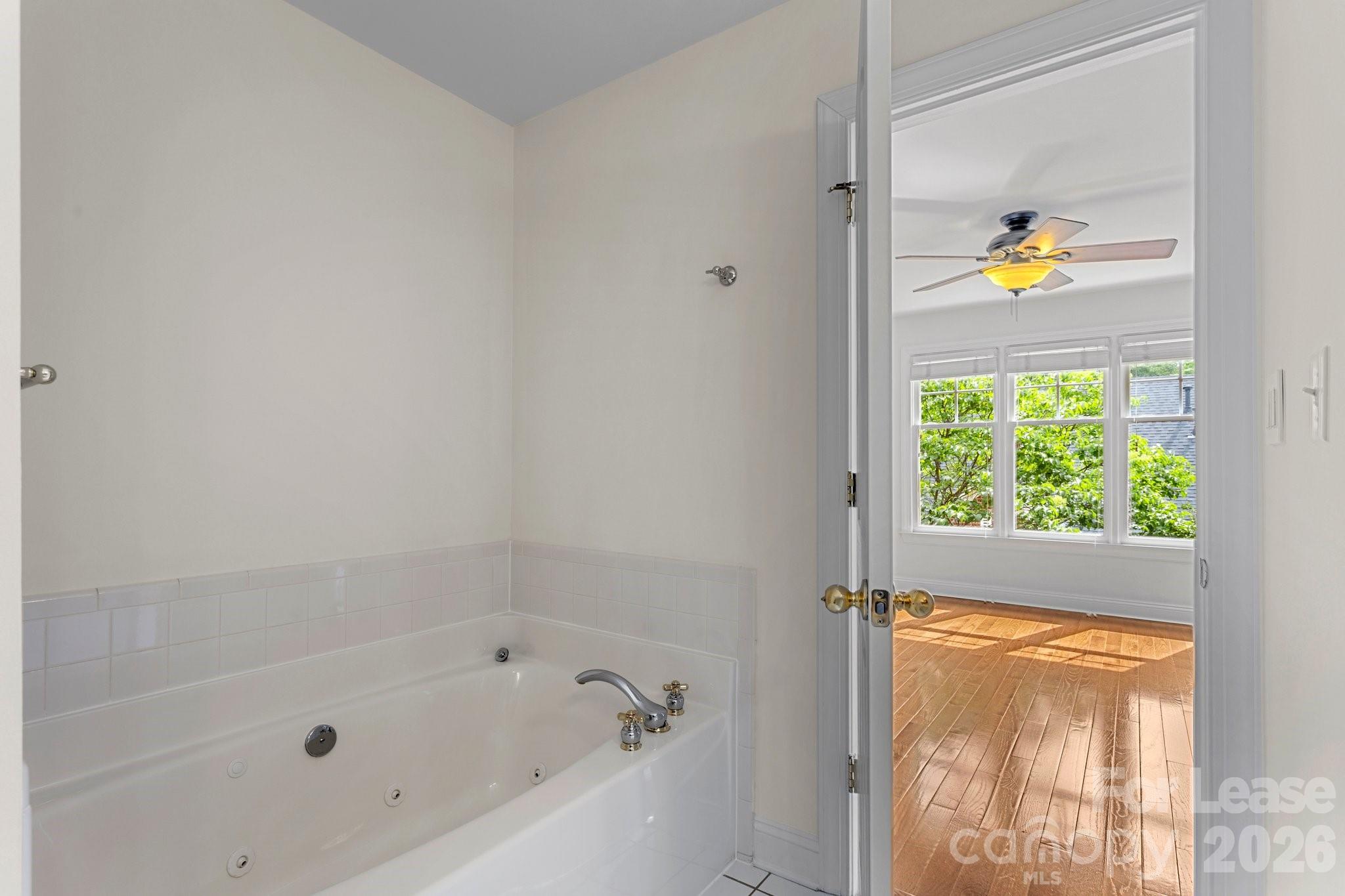 1192 Hampton Gardens Lane Property Photo 22