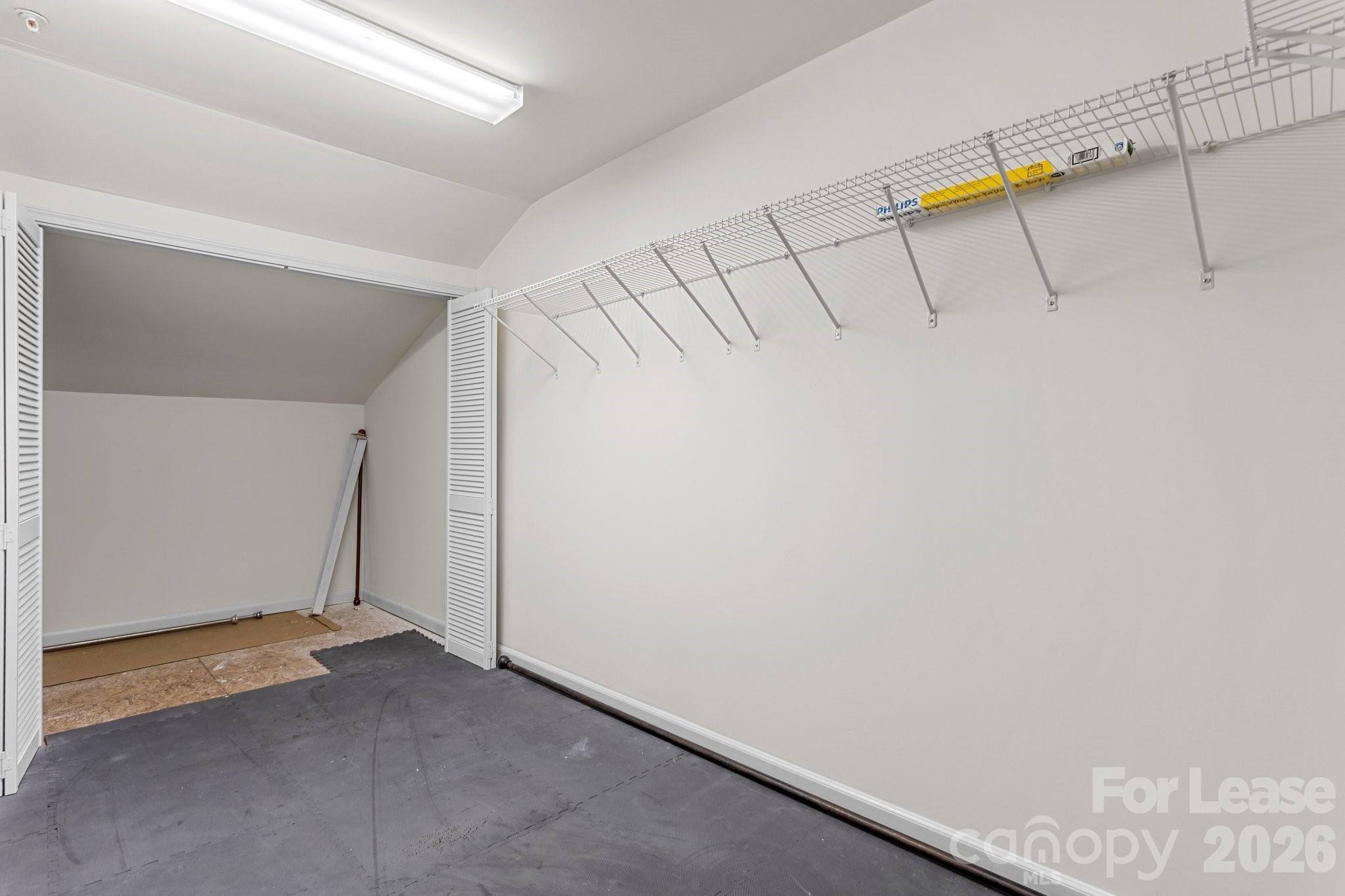 1192 Hampton Gardens Lane Property Photo 28