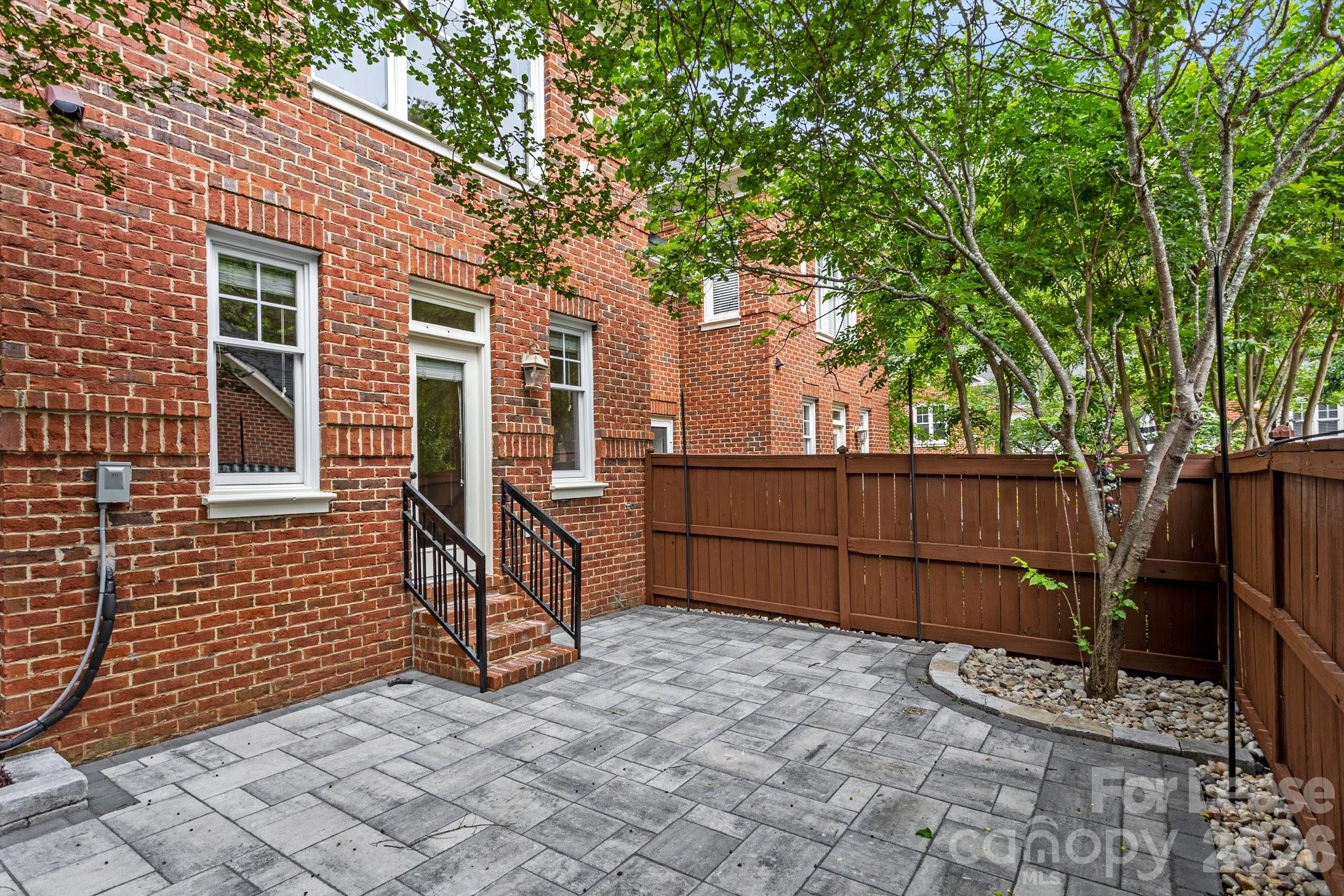 1192 Hampton Gardens Lane Property Photo 29